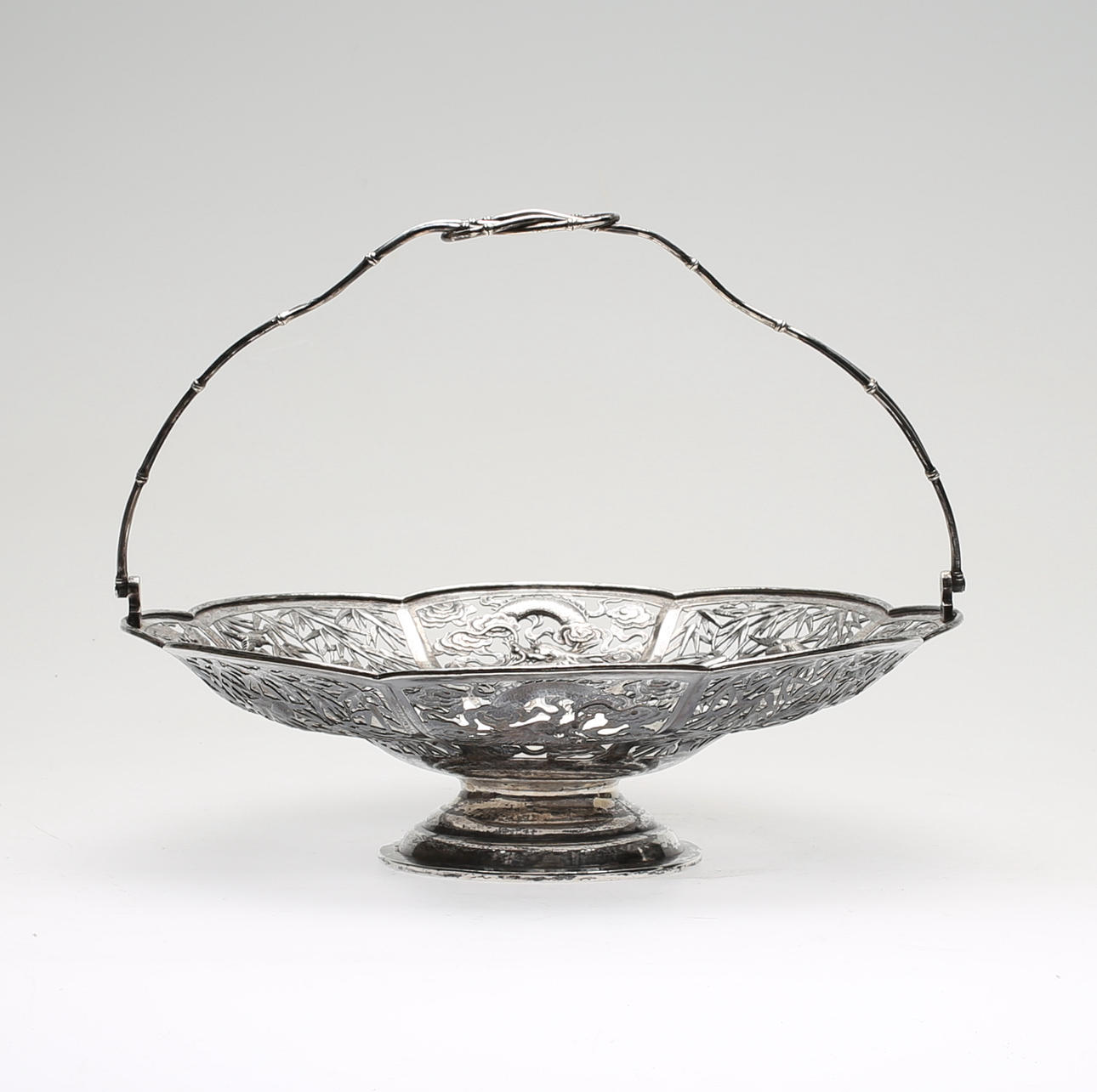 GALLERSKÅL, nysilver, Kina, 1900-talets första hälft.