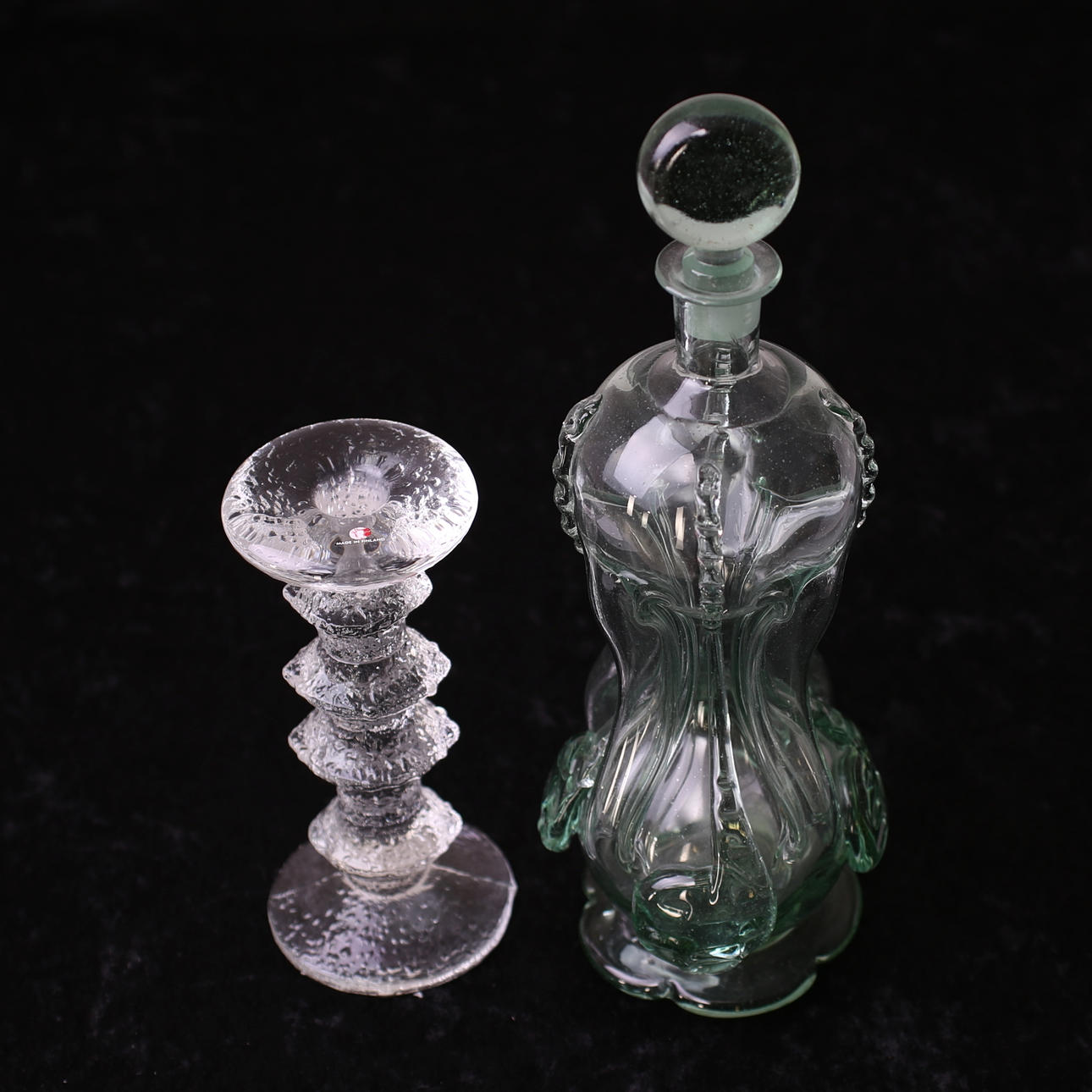 LJUSSTAKE, glas + KLUCKFLASKA, glas; båda 1900-tal.