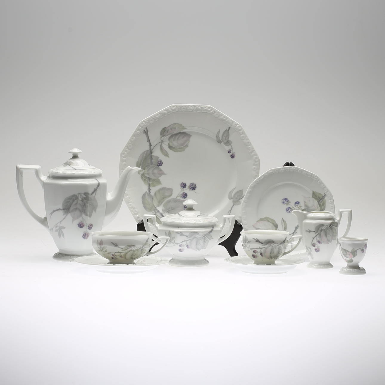 KAFFE-/TE- OCH MATSERVIS, 41 delar, "Maria Björnbär", Rosenthal, 1900-tal.