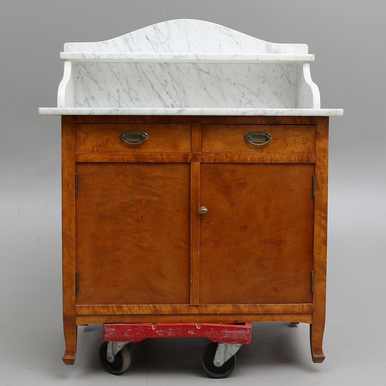 LAVOAR med marmorskiva, 1800/1900-tal.