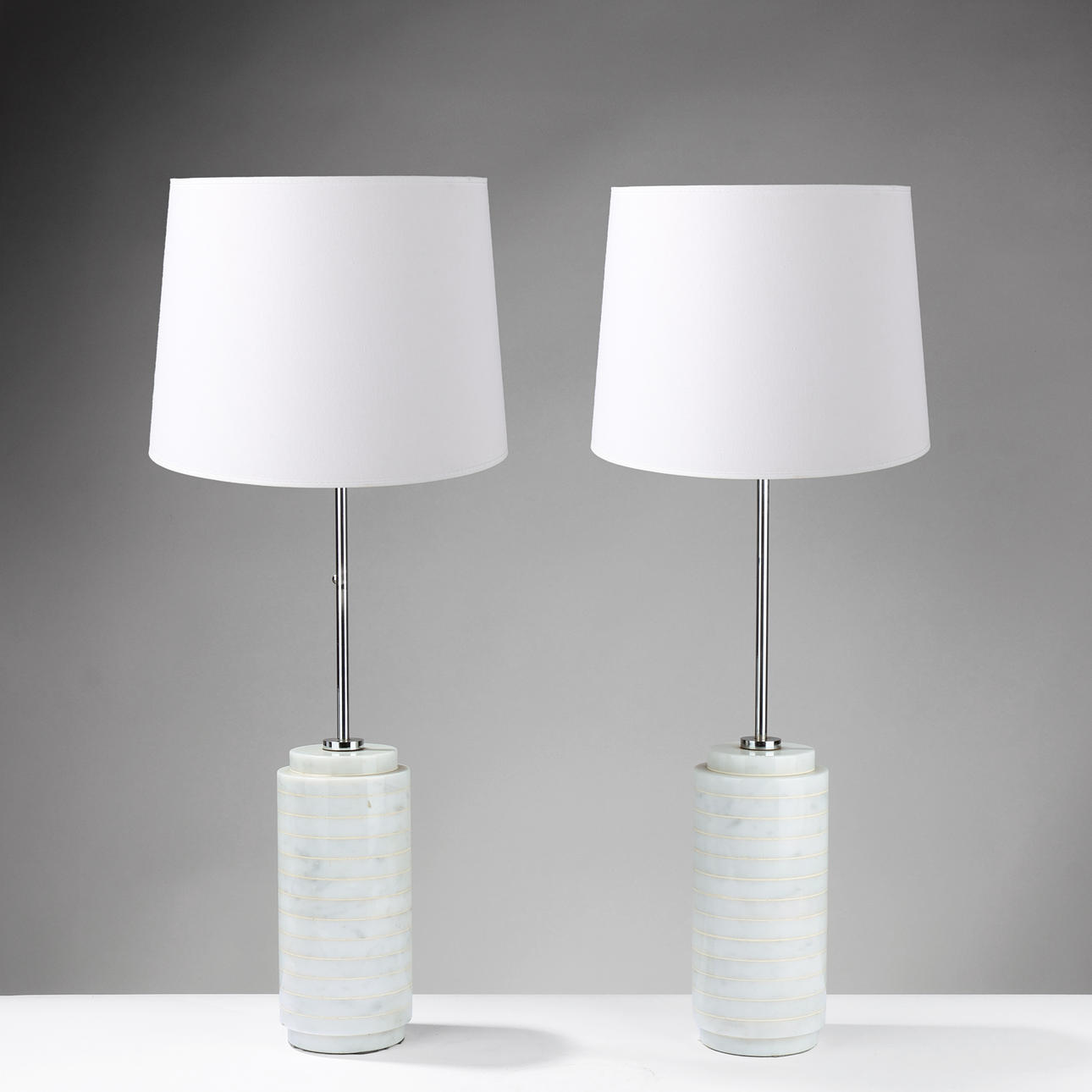 VÉRA FABRE (1912-2002). ETT PAR BORDSLAMPOR av marmor, modell 10556, Verre Lumière, Frankrike, 1970-tal, (2)
