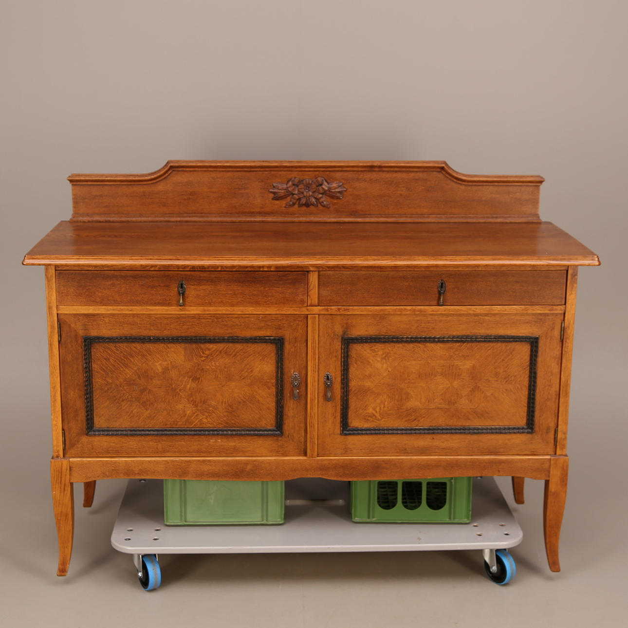 BUFFÉSKÅP, ek, pardörrar + parlådor, rokokostil, 1900-tal.