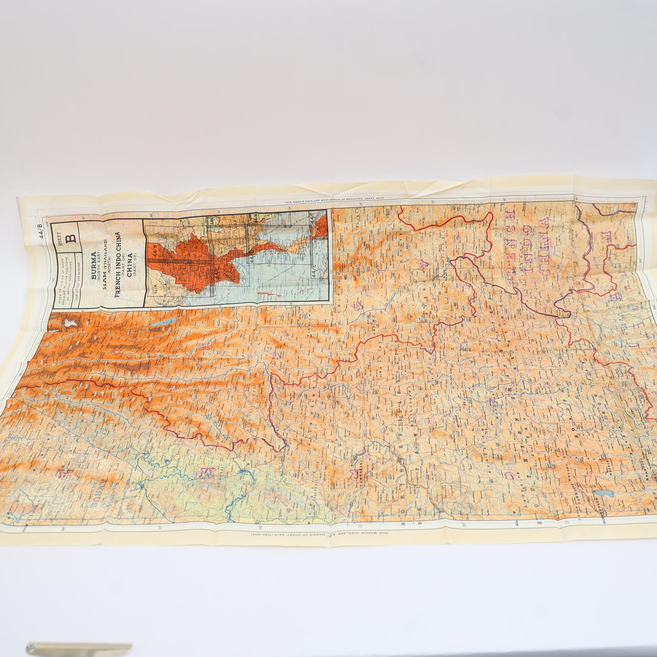 ESCAPE SCARF, Second World War, textile.
