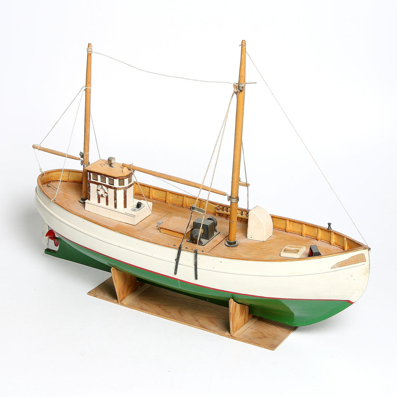 MODELLBÅT, fisketrålare. 1900-talets mitt.