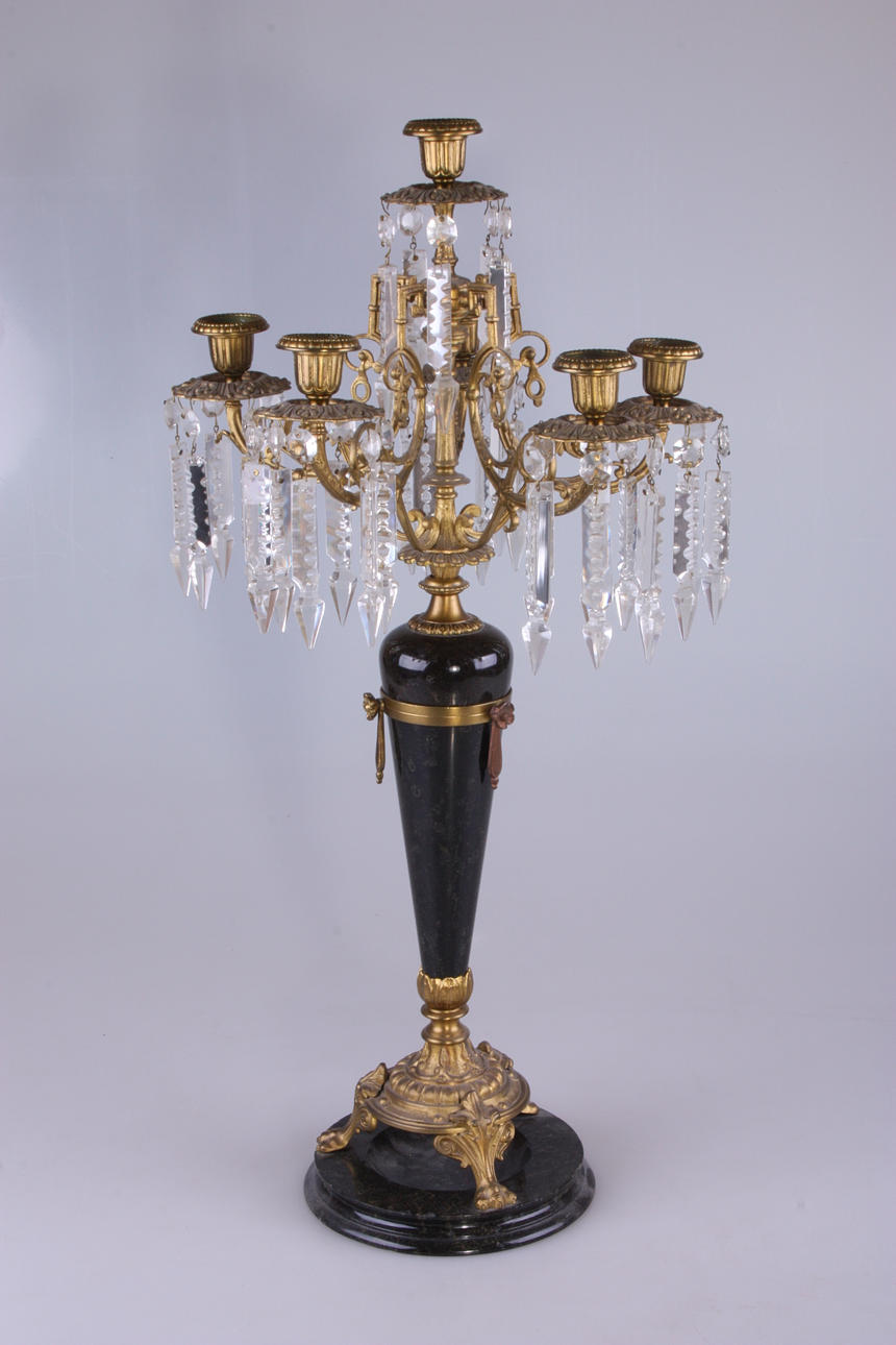 KANDELABER, med prismor, sten och metall.