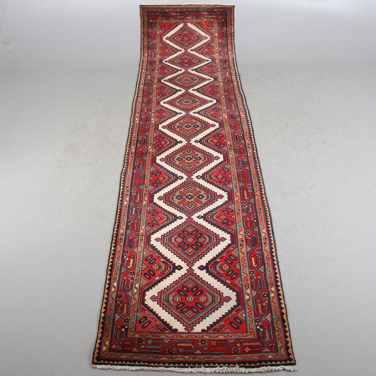 GALLERIMATTA, orientalisk, 335 x 86 cm.