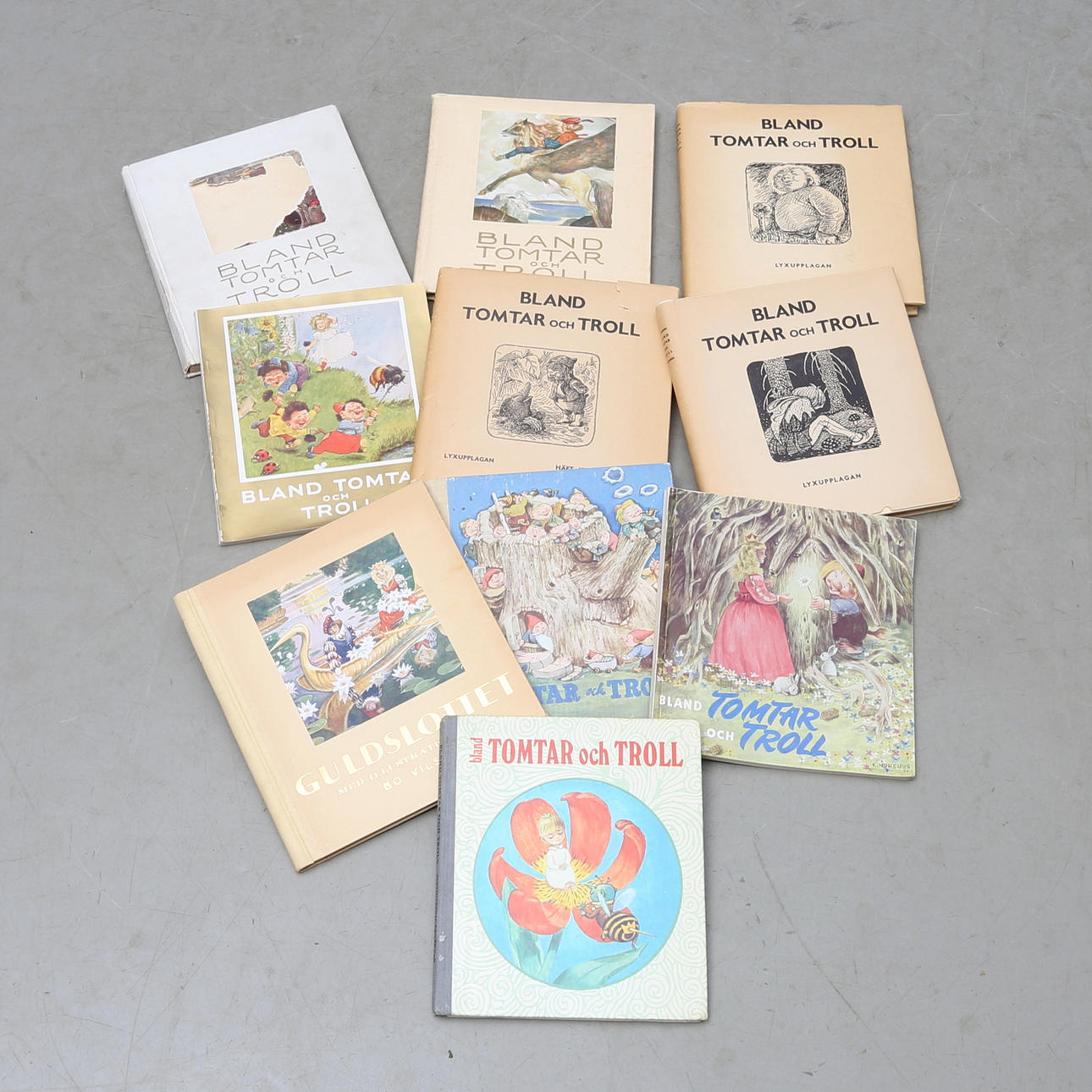 BÖCKER, 10 st, "Bland Tomtar och Troll" samt "Guldslottet", Åhlén & Åkerlund, årgångar mellan 1912 - 1970.