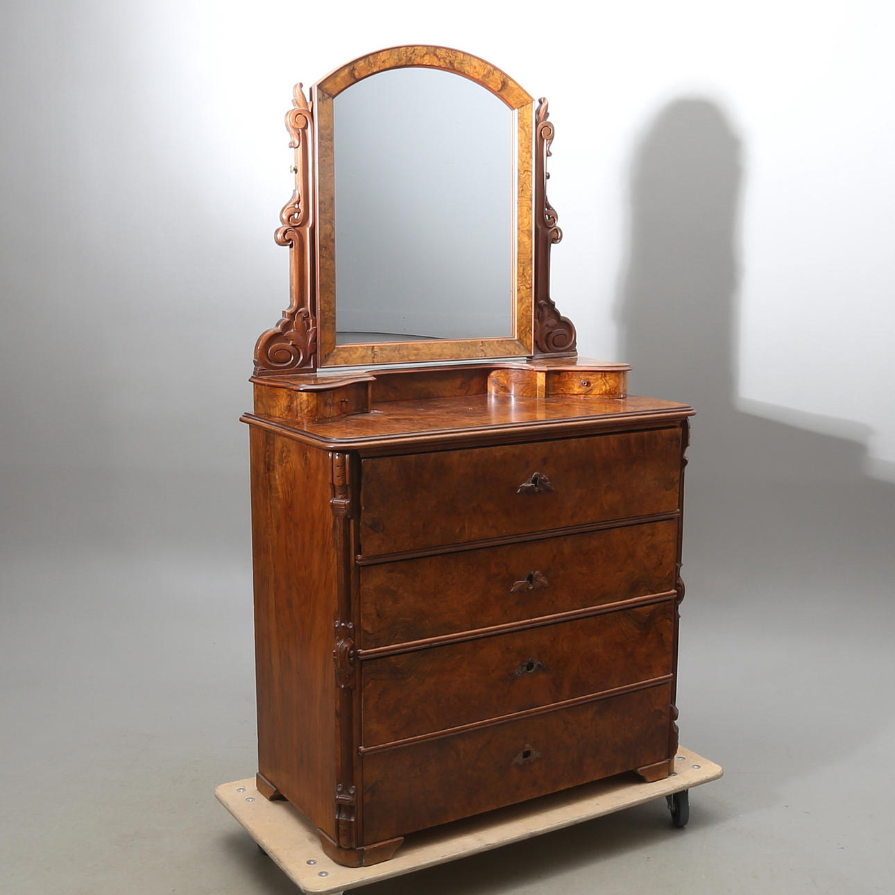 SPEGELBYRÅ, 1800-talets andra hälft.