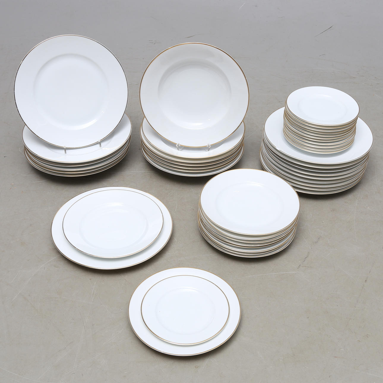 MATSERVIS, 46 delar, porslin, Pirkenhammer, czechoslovakia.