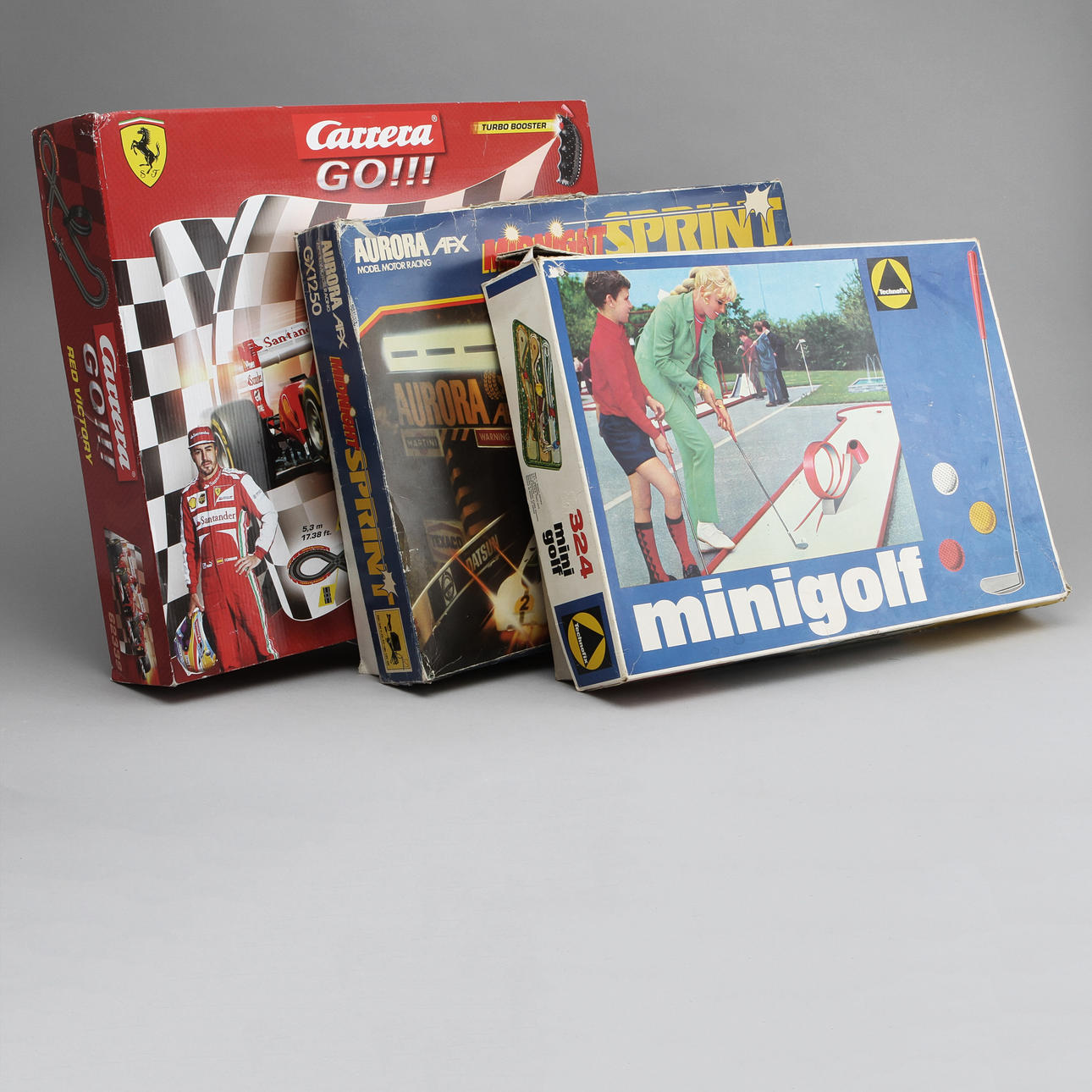 LEKSAKSBANOR för bilar och golfspel. "Aurora Sprint" resp "Technofix".