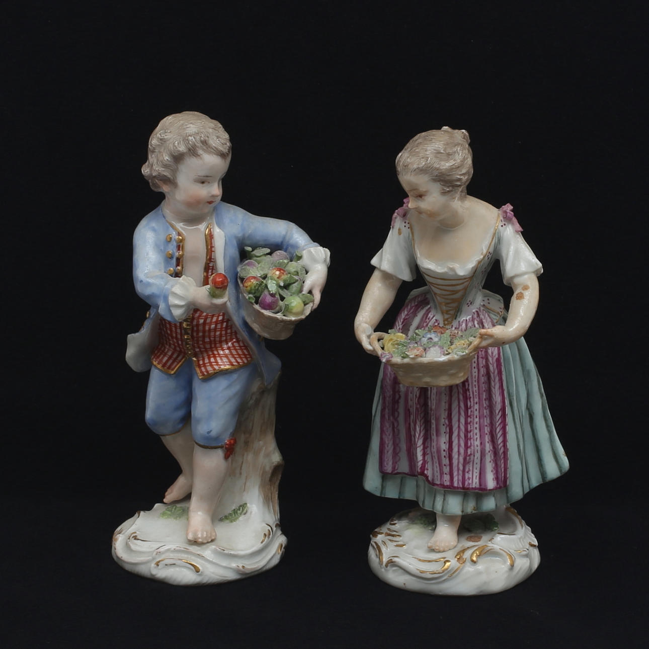 FIGURINER, 2 st, porslin, Meissenliknande märkning, 18/1900-tal.