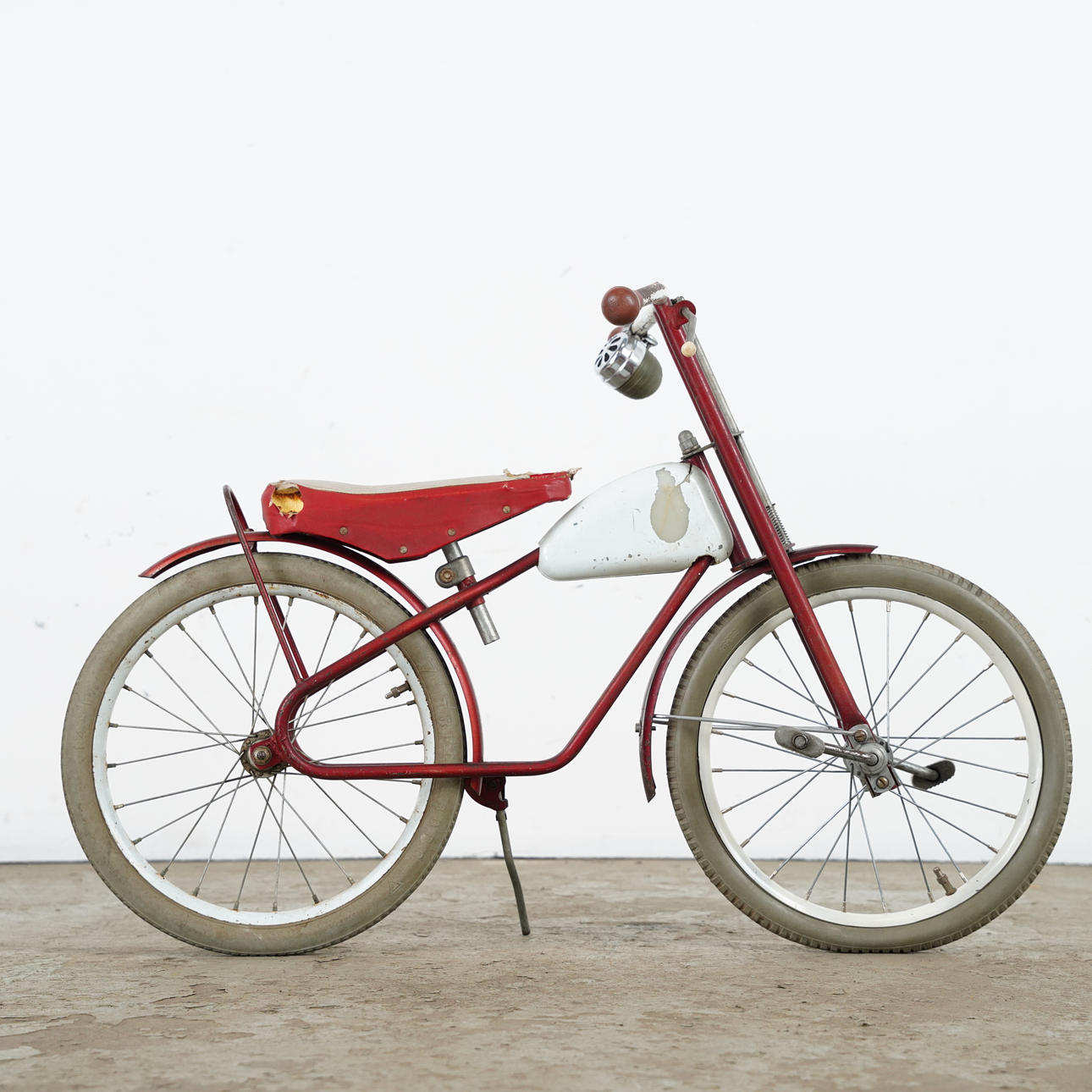 BICYCLE, child's model, 1950s.