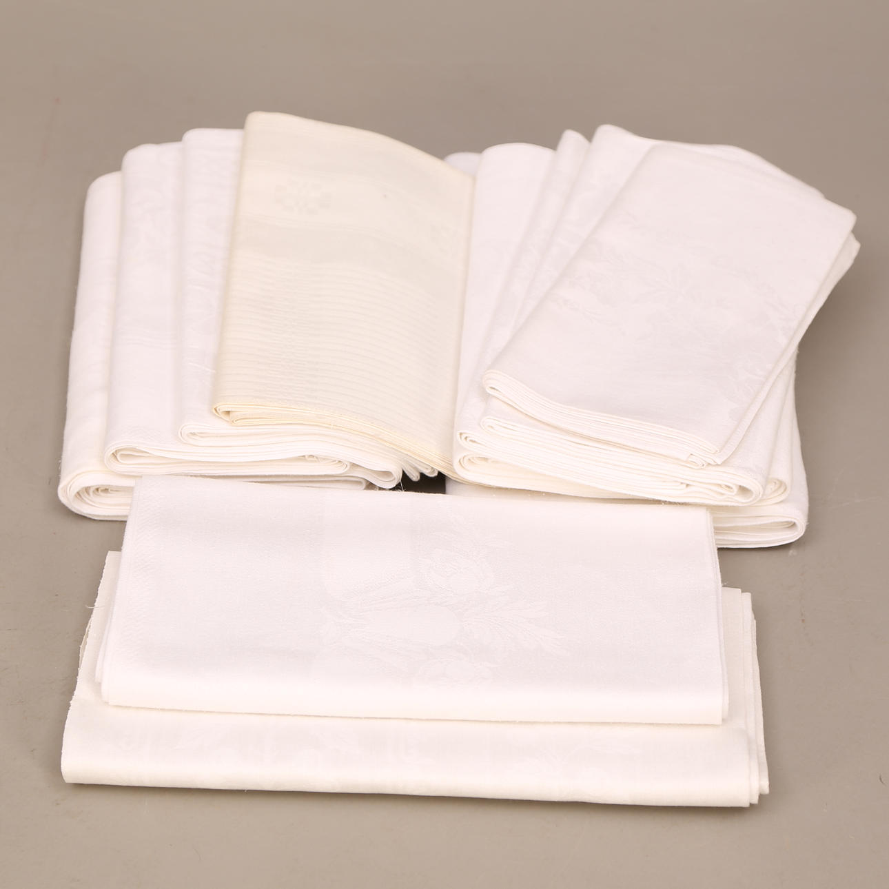 LINNEDUKAR, 10 st, vita, 1900-tal.