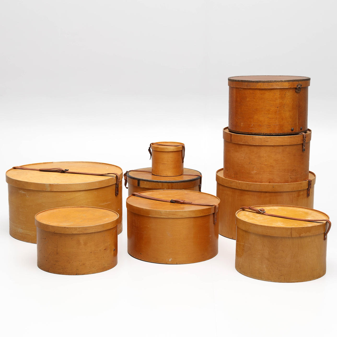 BOXES, diameter from 18 - 59 cm, 9 pcs, wood.