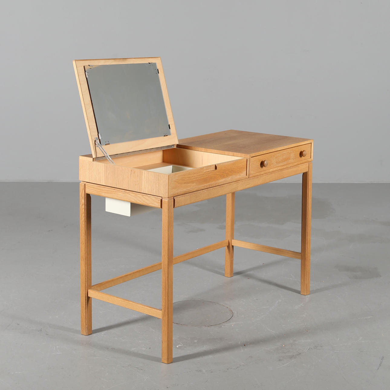 SMINKBORD, ek, modell Casino, Engström & Myrstrand för Tingströms.