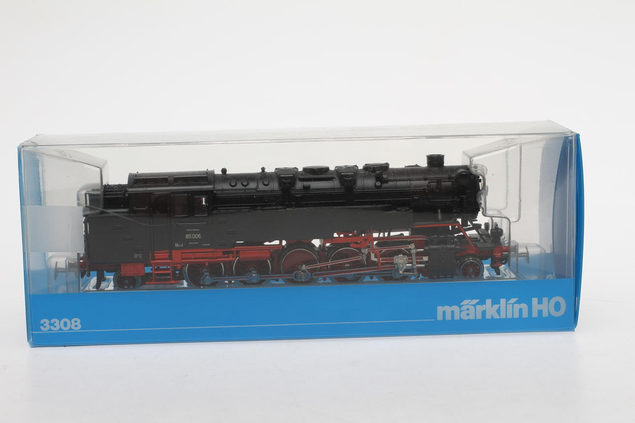MODELLTÅG MÄRKLIN ånglok 3308 BR 85006 i originalkartong.