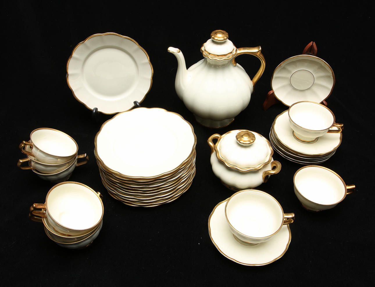 KAFFESERVIS, 31 delar, porslin, möjligen Arthur Percy, Karlskrona, 1900-tal.