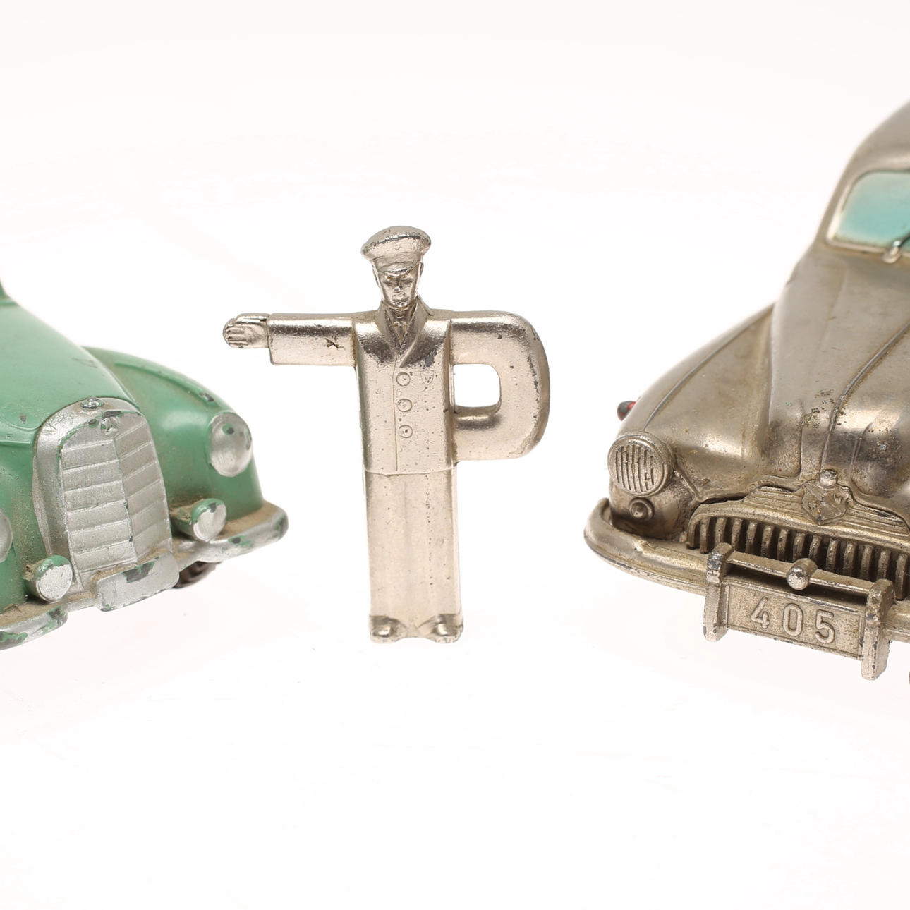 LEKSAKSBILAR 2 st., Mercedes Märklin. Buick 405, Brit Zone Tyskland. 1900-talets mitt.