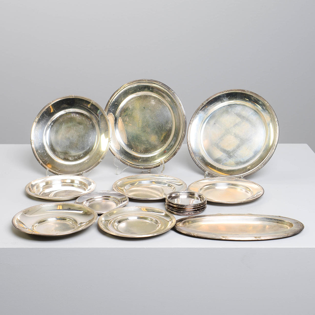 SMÅ RESTAURANGSFAT, 16 st, nysilver, 1900-talets tidigare del