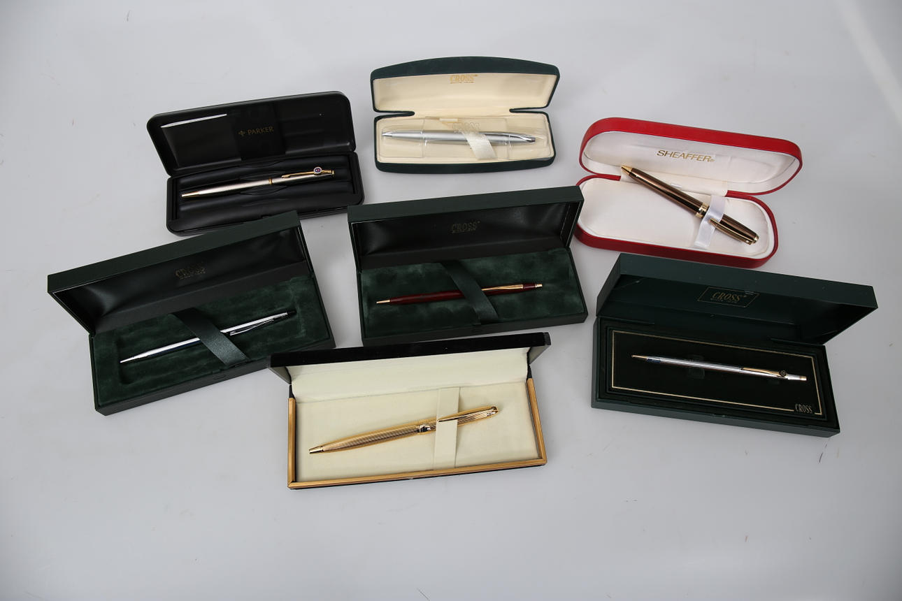 KULSPETSPENNOR, 7 stycken, bland annat Cross, 1900-talets andra hälft.