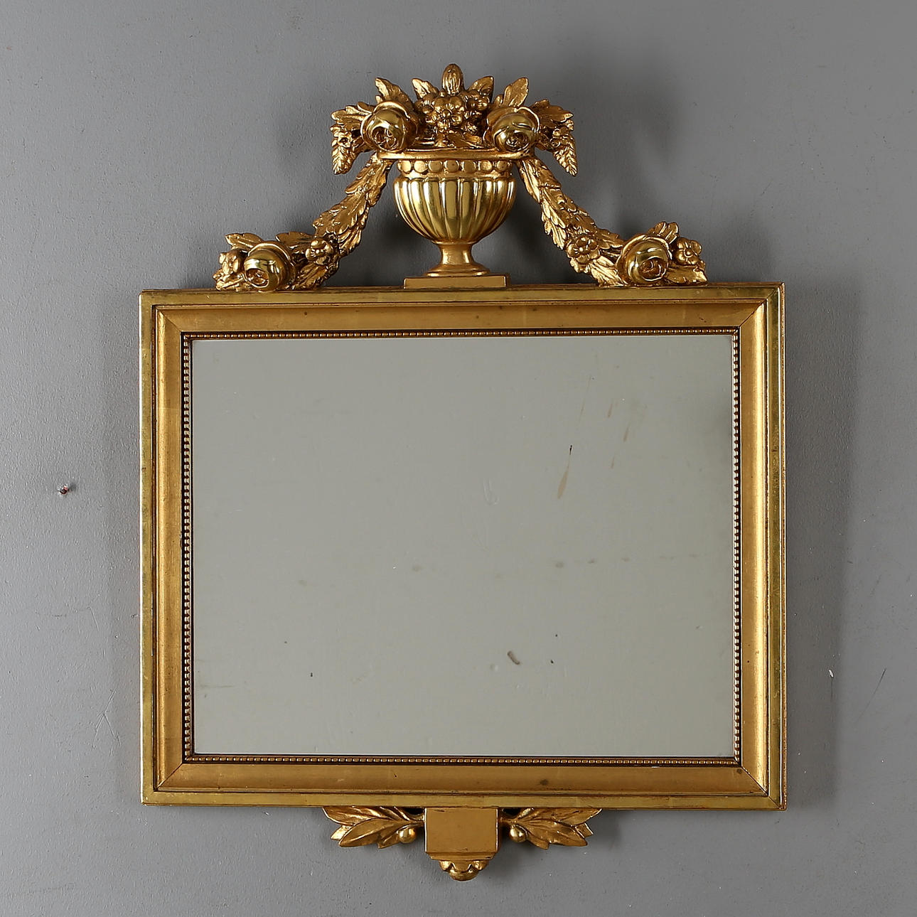 SPEGEL, Gustaviansk stil, trä och gips, 1900-tal.