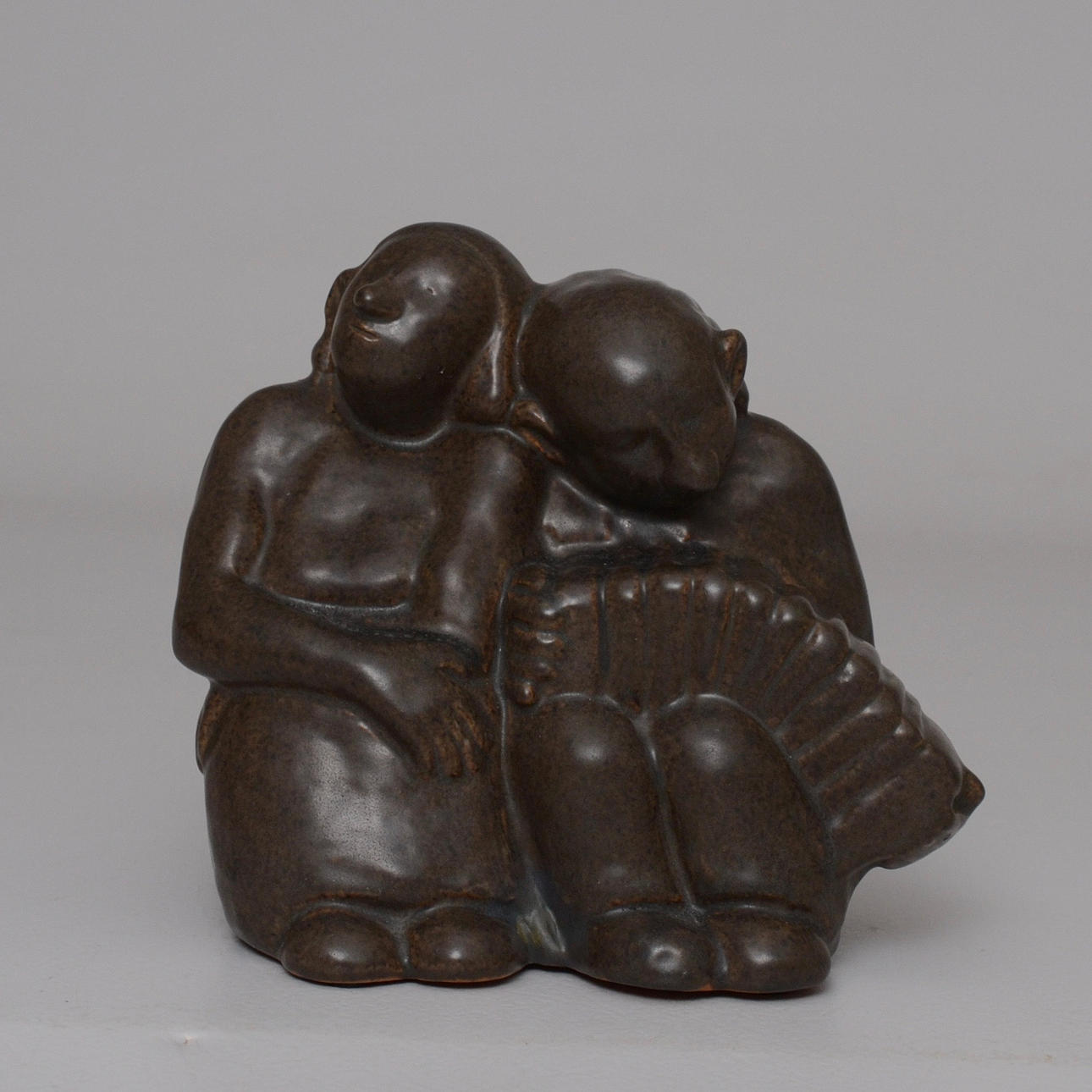 FIGURIN, ÅKE HOLM, stengods, signerad.