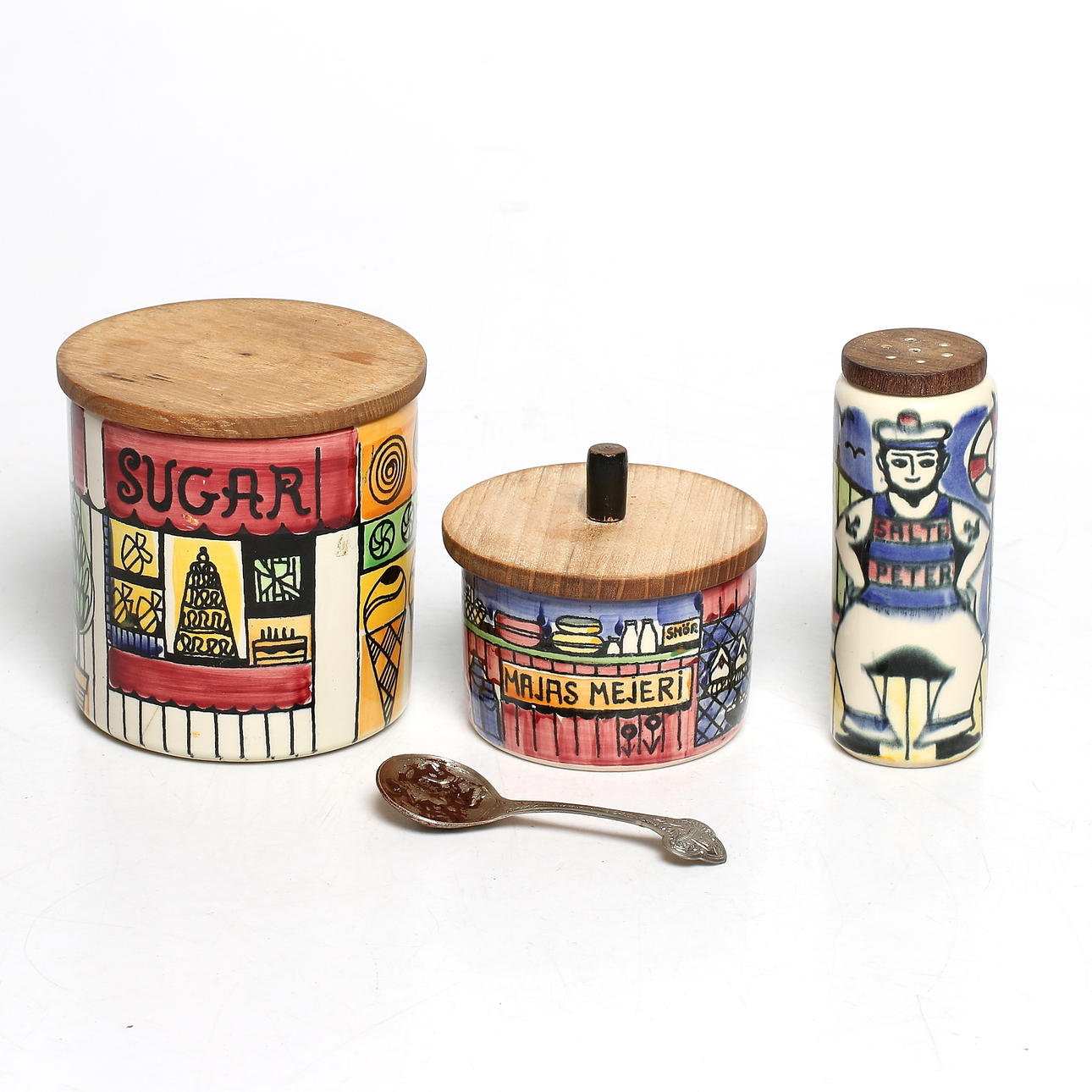 BURKAR MED LOCK, 2 st, keramik, bla. Majas Mejeri, "Vår lilla stad", samt Salte Peter, Anita Nylund, Jie Gantofta, 1950/60-tal.