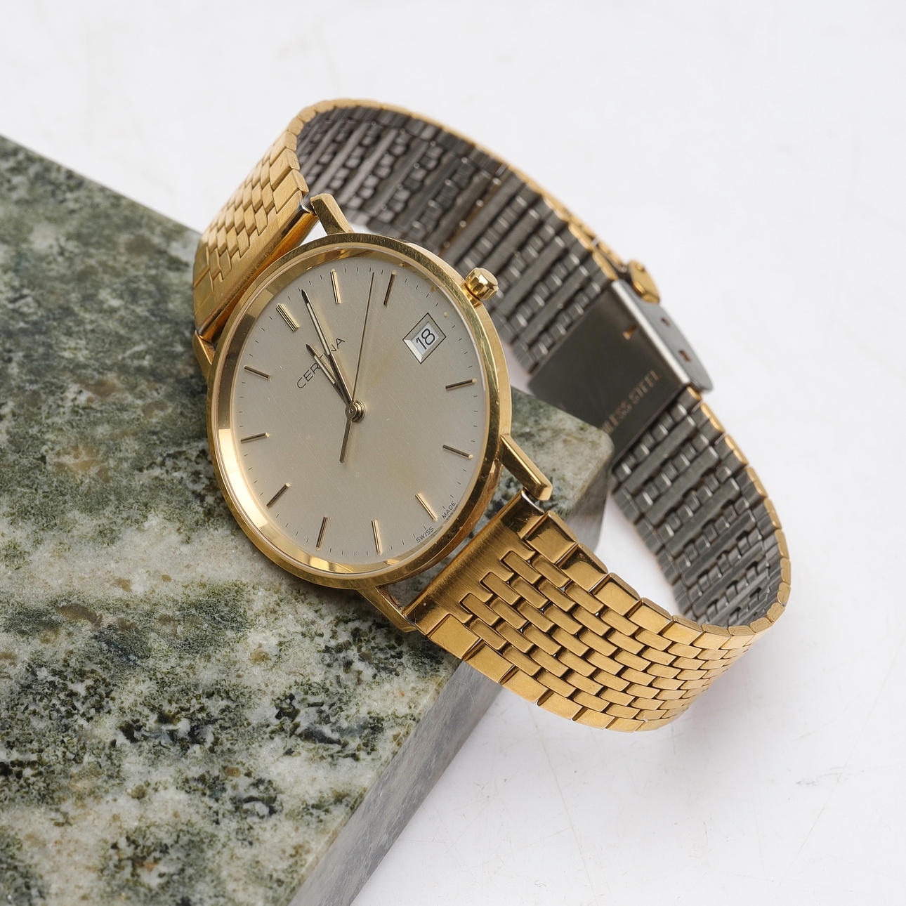 WRISTWATCH, 18K gold, Certina.