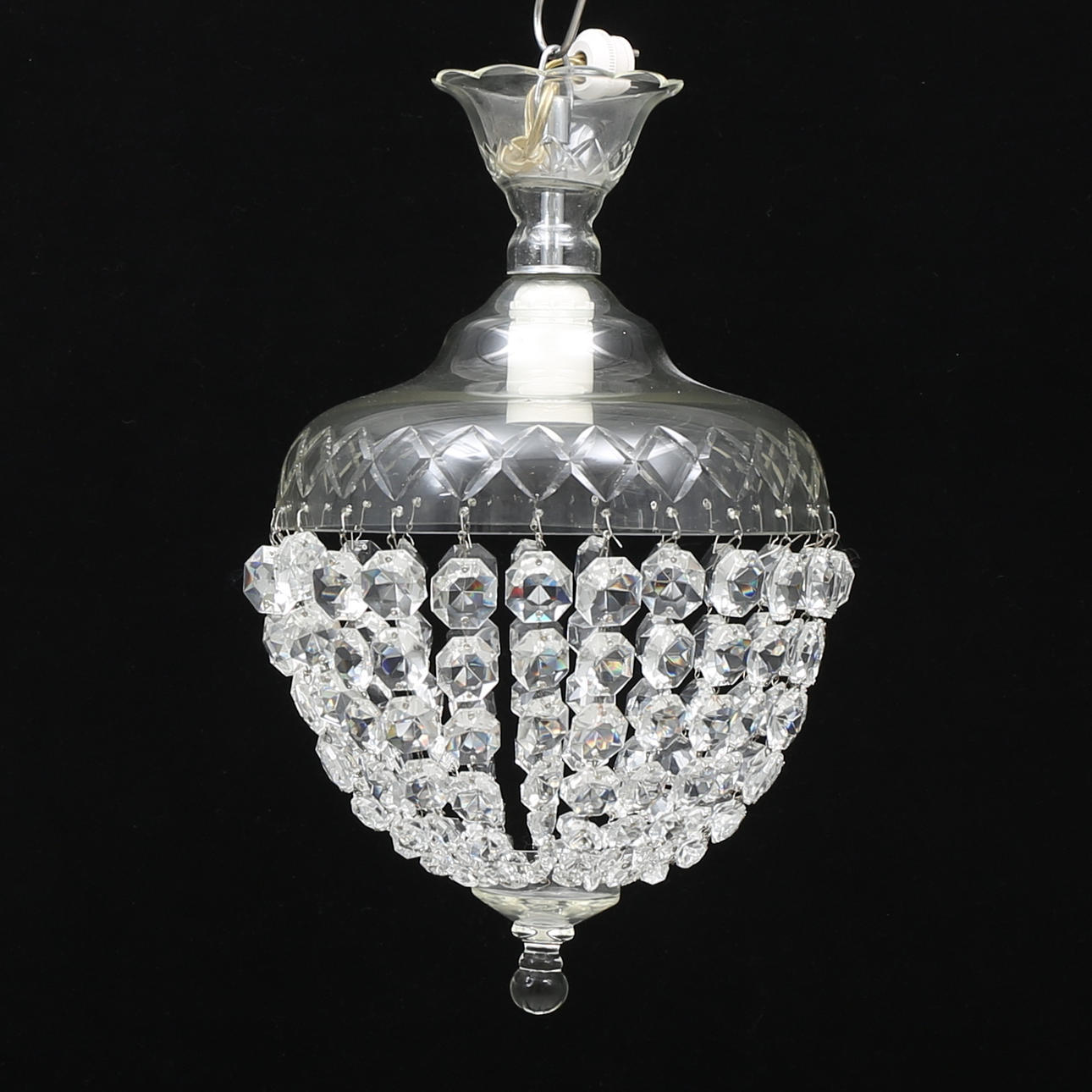 TAKKRONA med prismor, 1900-talets första hälft, höjd 40 cm.