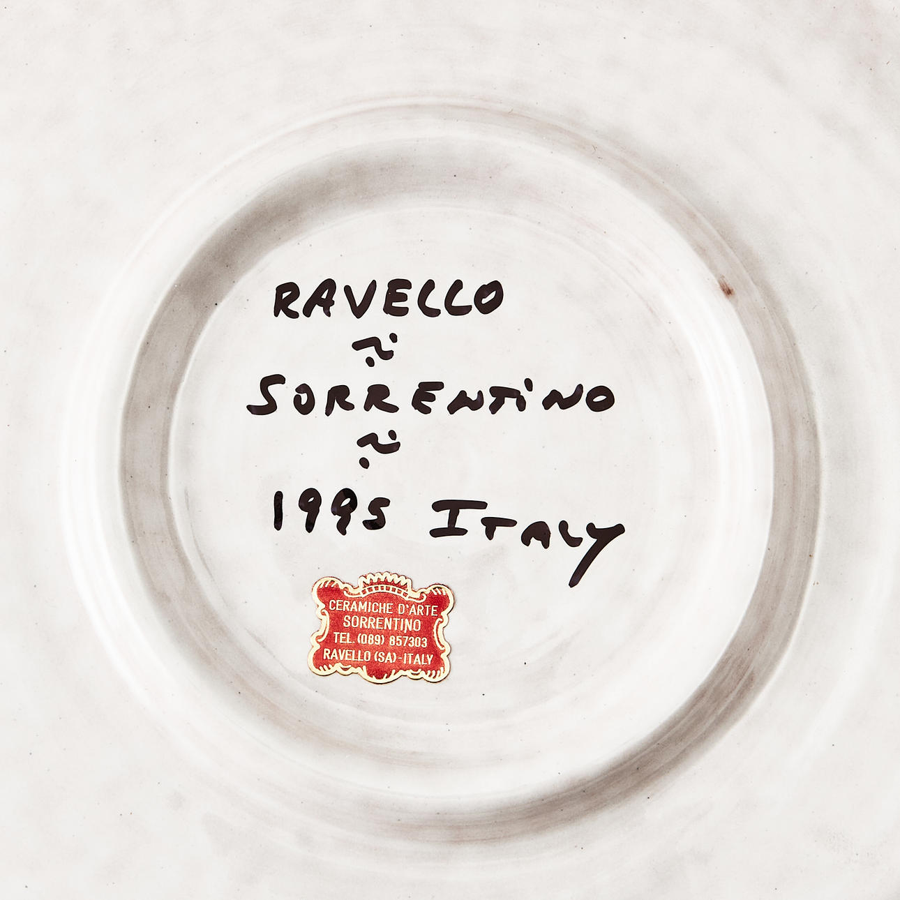 PRAKTFAT, Sorrentino Ravello Italy, 1995, fajans. Keramik & Porslin ...