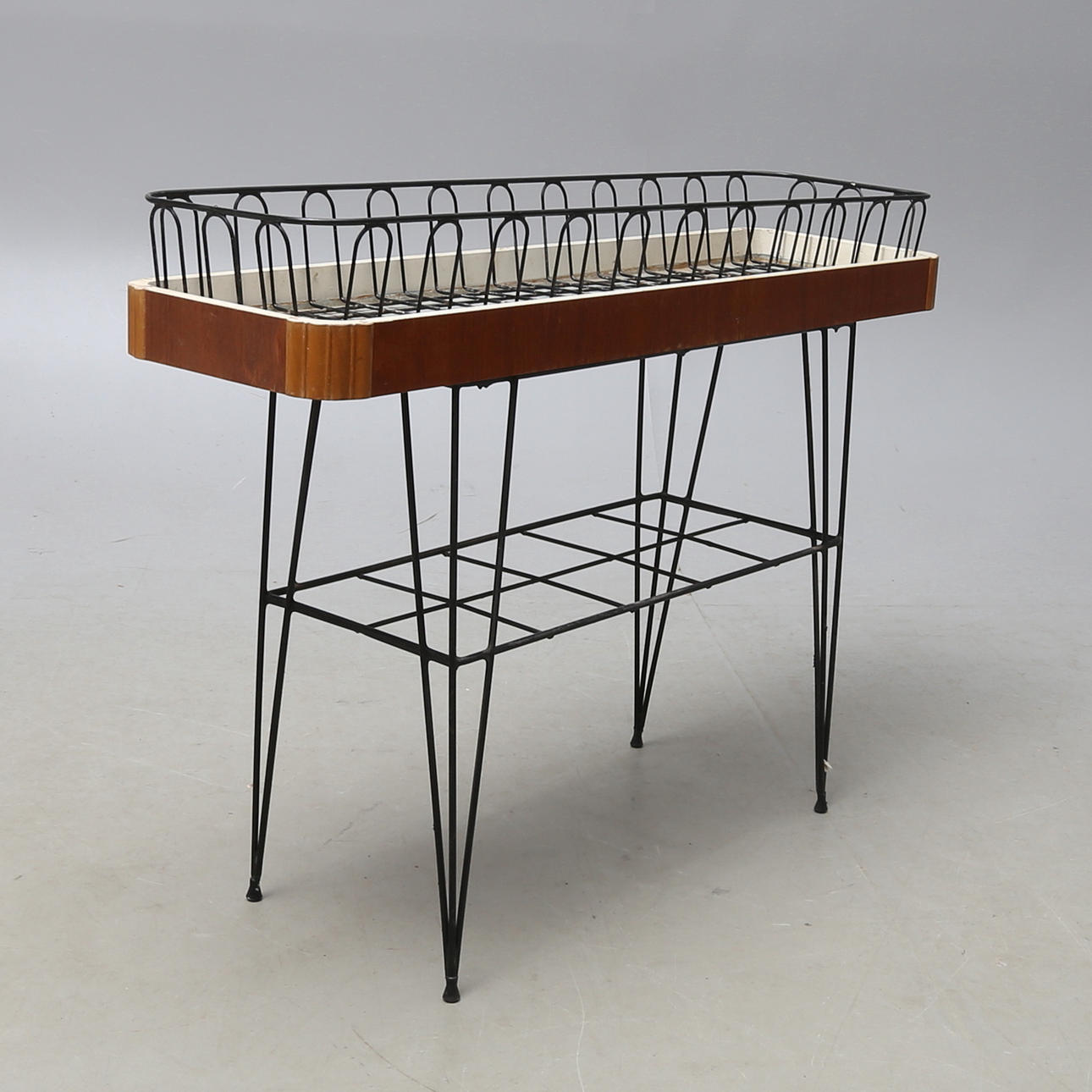 BLOMBORD, teak med underrede i stringmodell, 1950-/1960-tal.