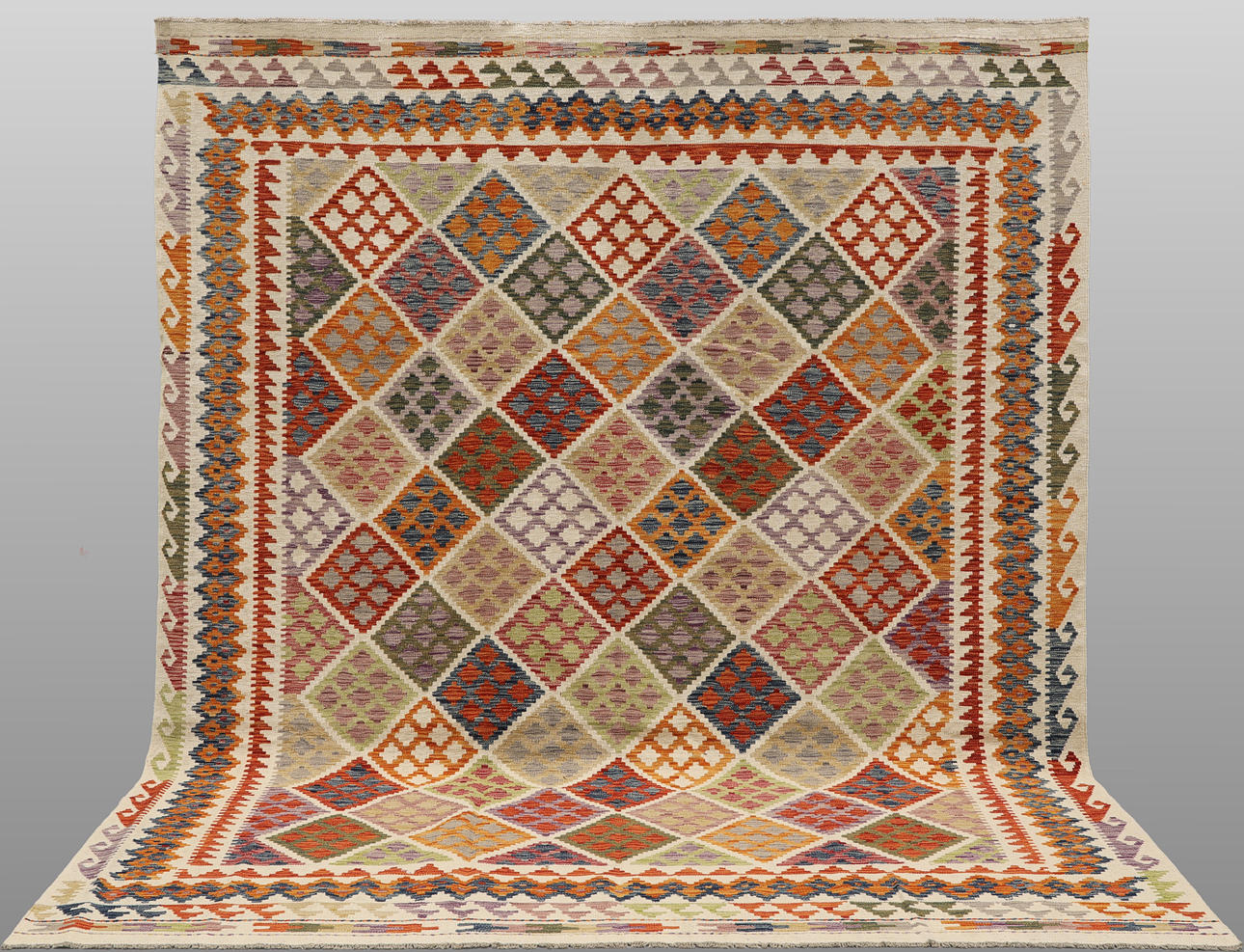 MATTA, Kelim, cirka 298 x 259 cm.