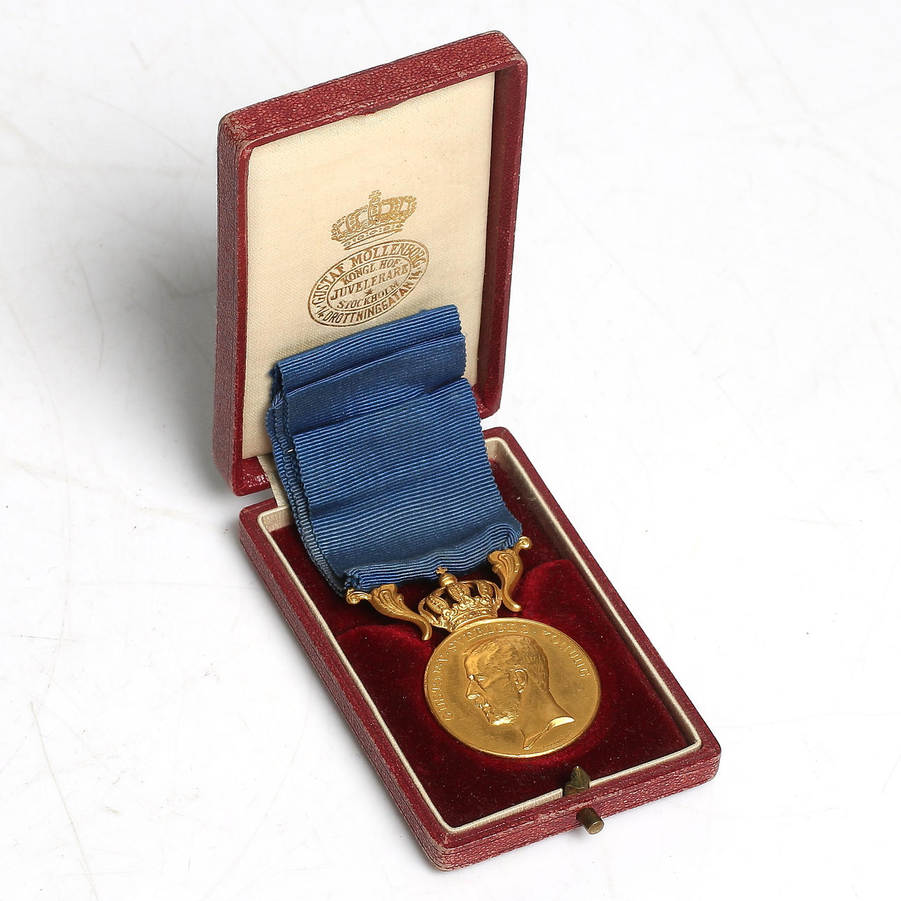 GULDMEDALJ, 23k guld i medalj, 18k guld i krona, bruttovikt 36 gram. 1915.