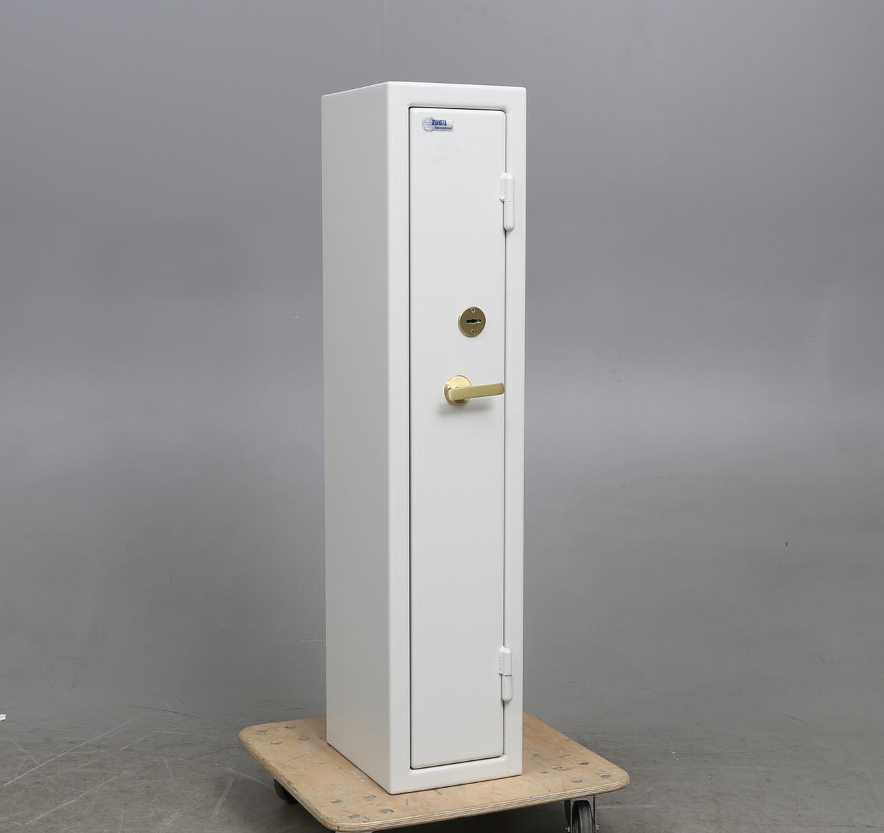 VAPENSKÅP/SÄKERHETSSKÅP, Zugli 5, Danmark.