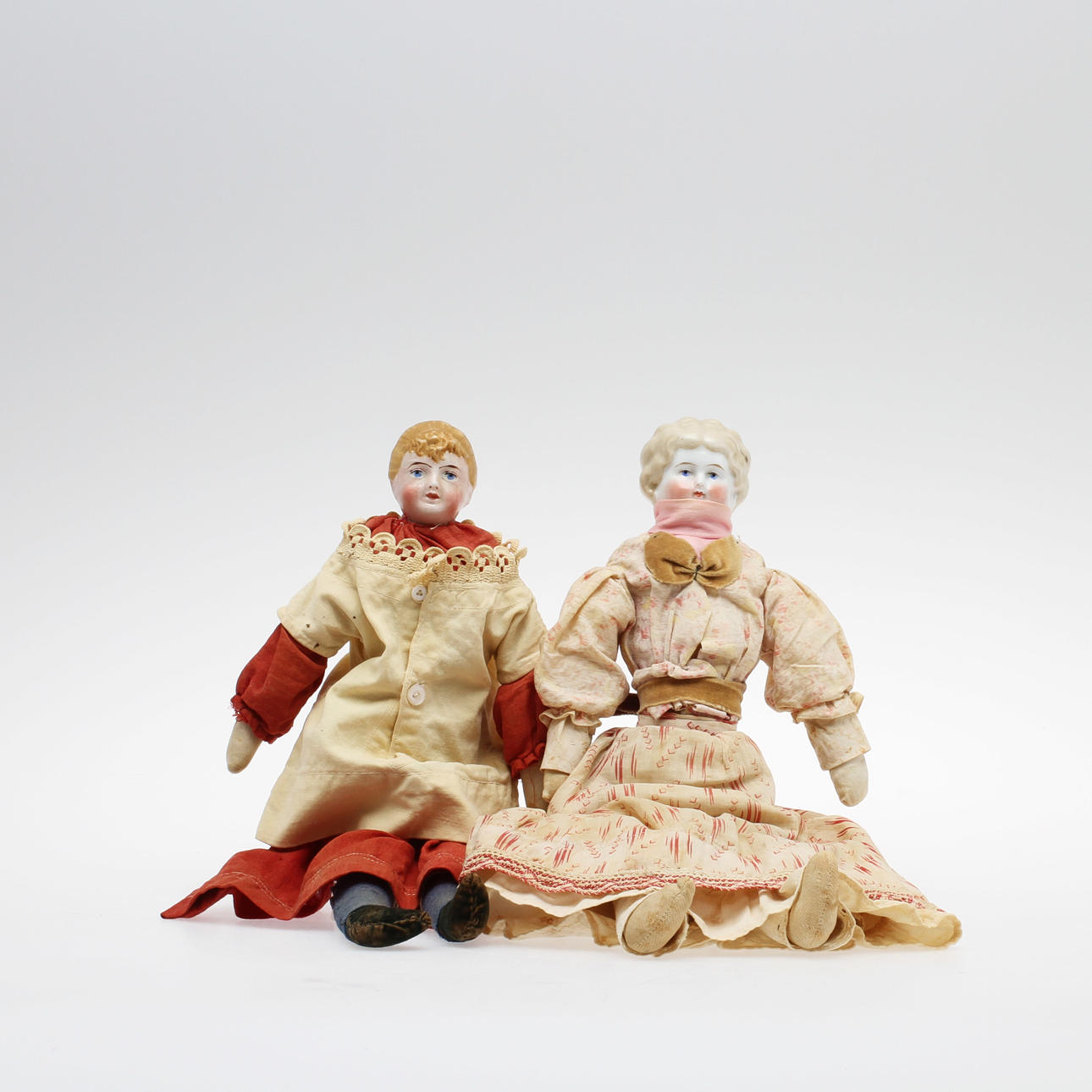 DOCKOR, 2 st, porslin, 1800/1900-tal.