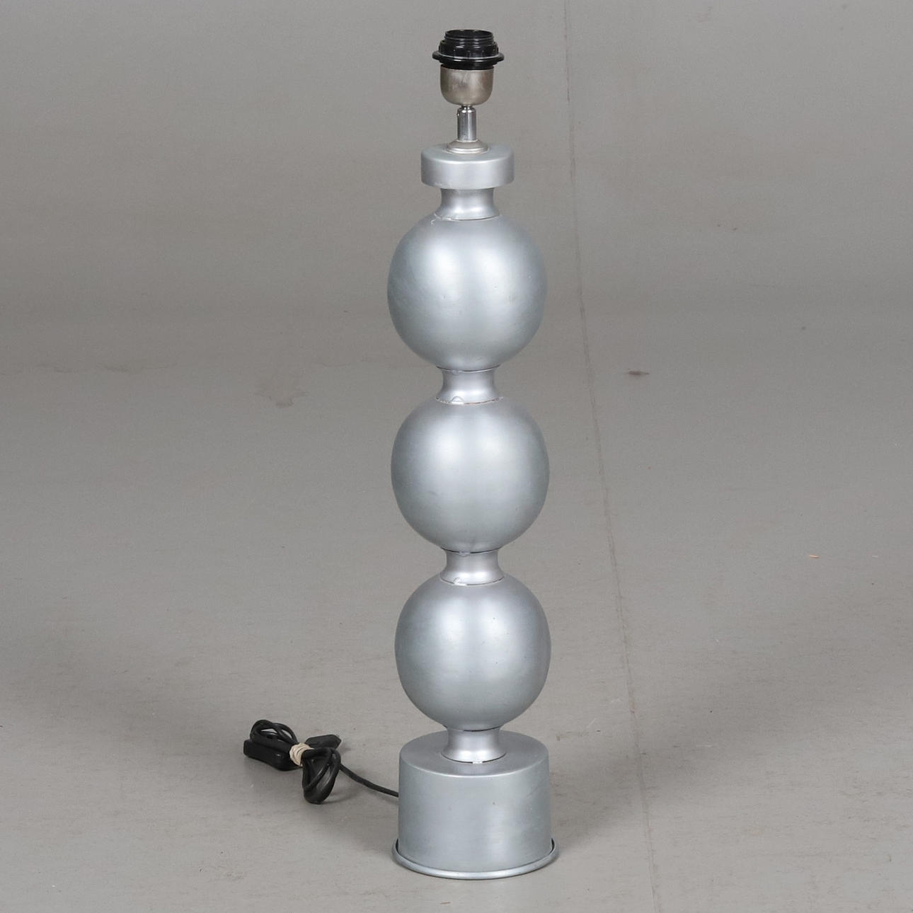 Bordslampa. Metall, Arley Silver, samtida.