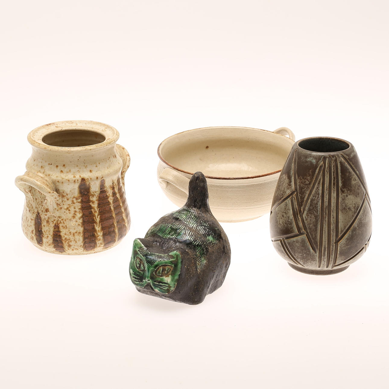 KERAMIKFÖREMÅL, 4 delar bland annat Uppsala-Ekeby.