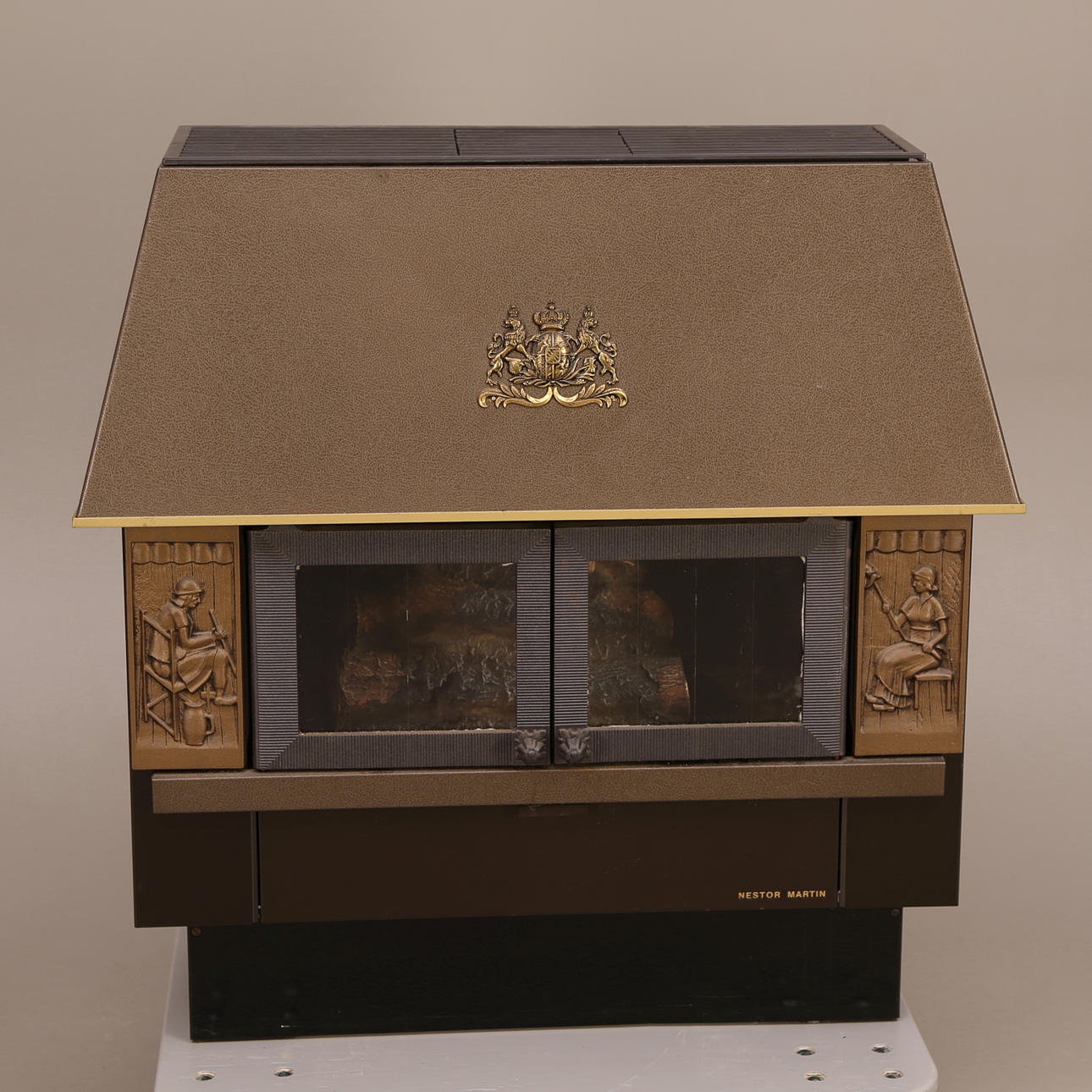 KAMIN, metall, parluckor, Nestor Martin.