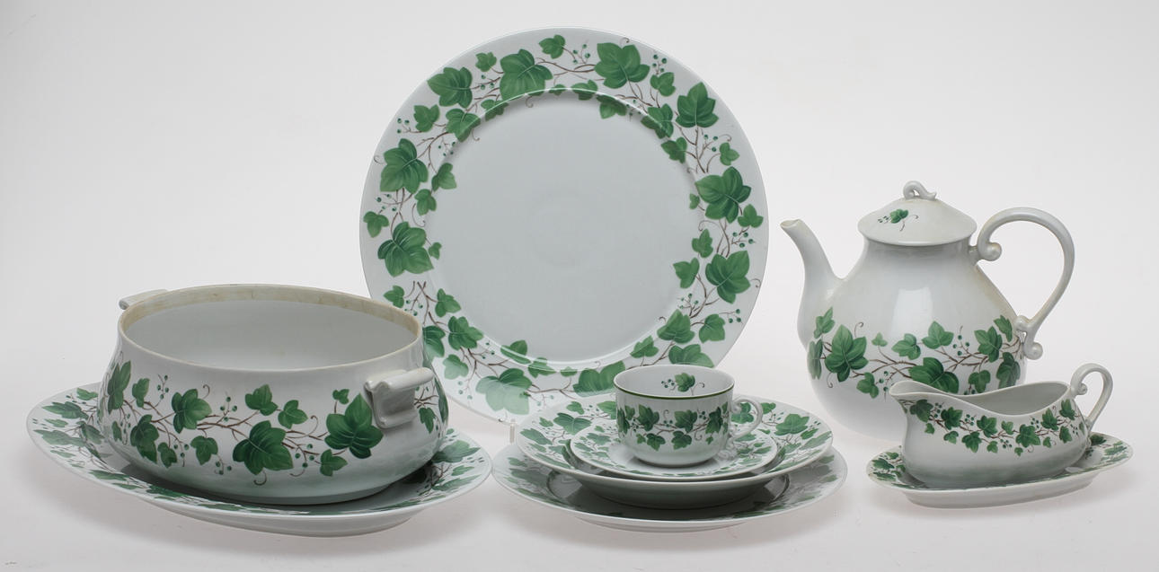 MAT&KAFFESERVIS, ca 42 delar, porslin, "Evergreen", Sia, Portugal.