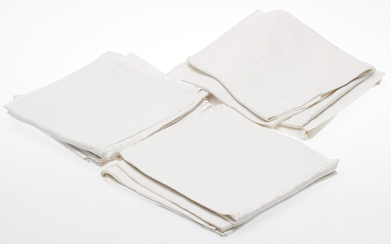 SERVIETTER, 12 st, linnedamast, drakmönster, 1900-tal.