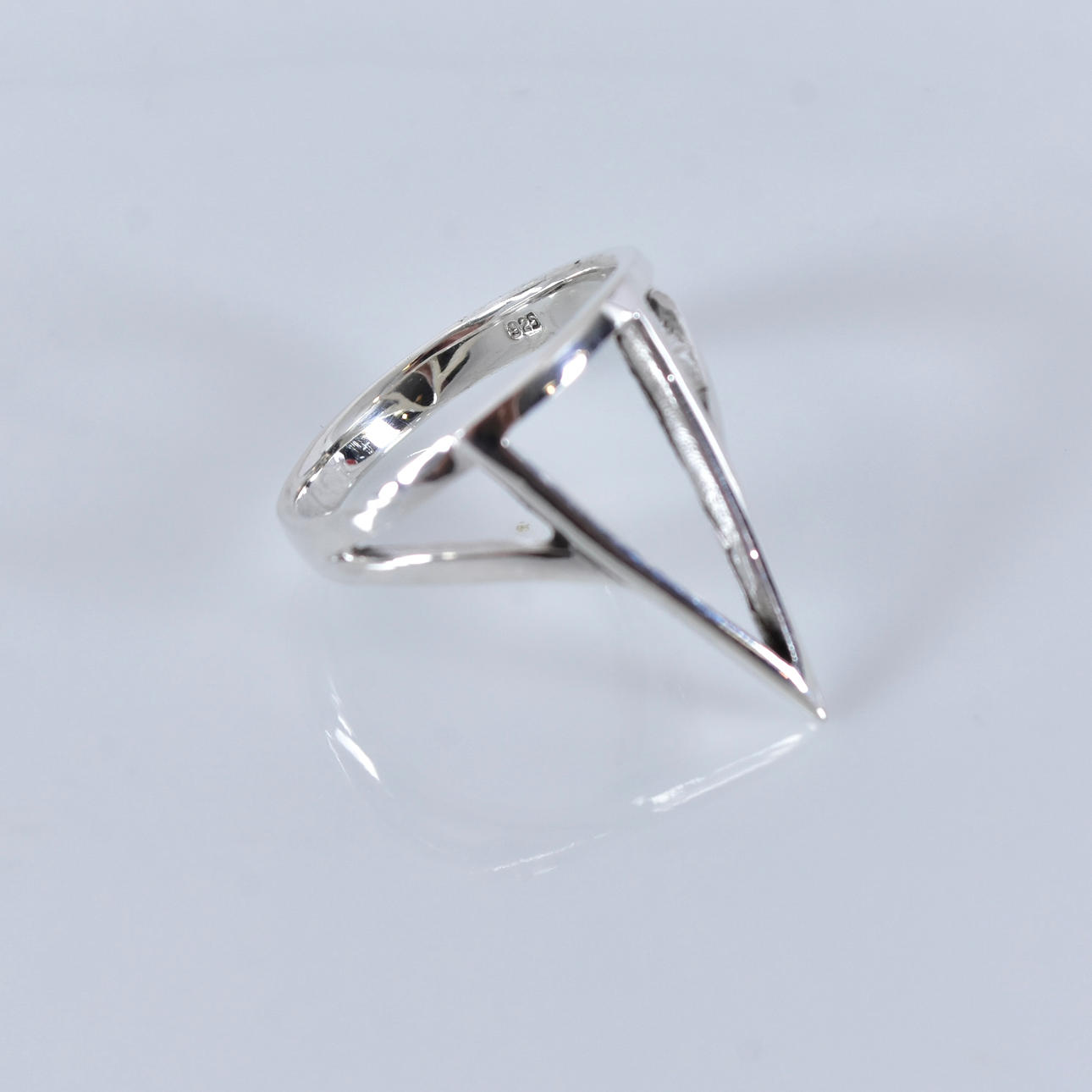RING, silver.