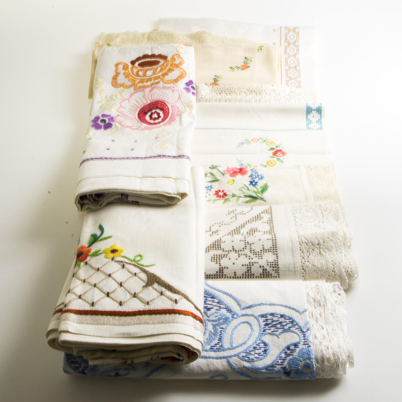 DUKAR, 8 stycken, broderade.