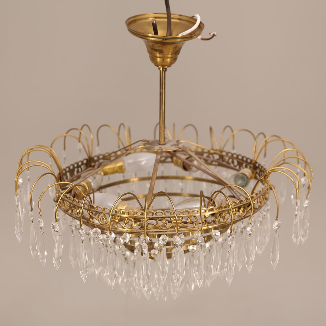 TAKARMATUR, mässing / prismor, sex ljuskällor, 1900-tal.