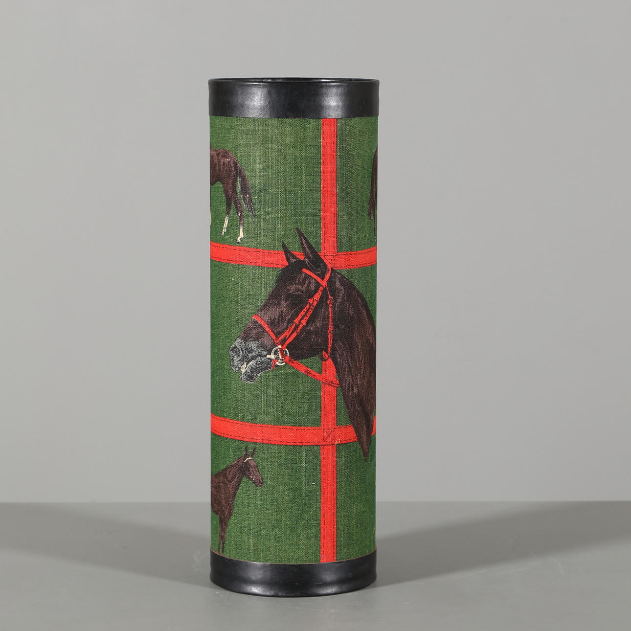 PARAPLYSTÄLL, klädd i skinn och textil, dekor av hästar, modern tillverkning.