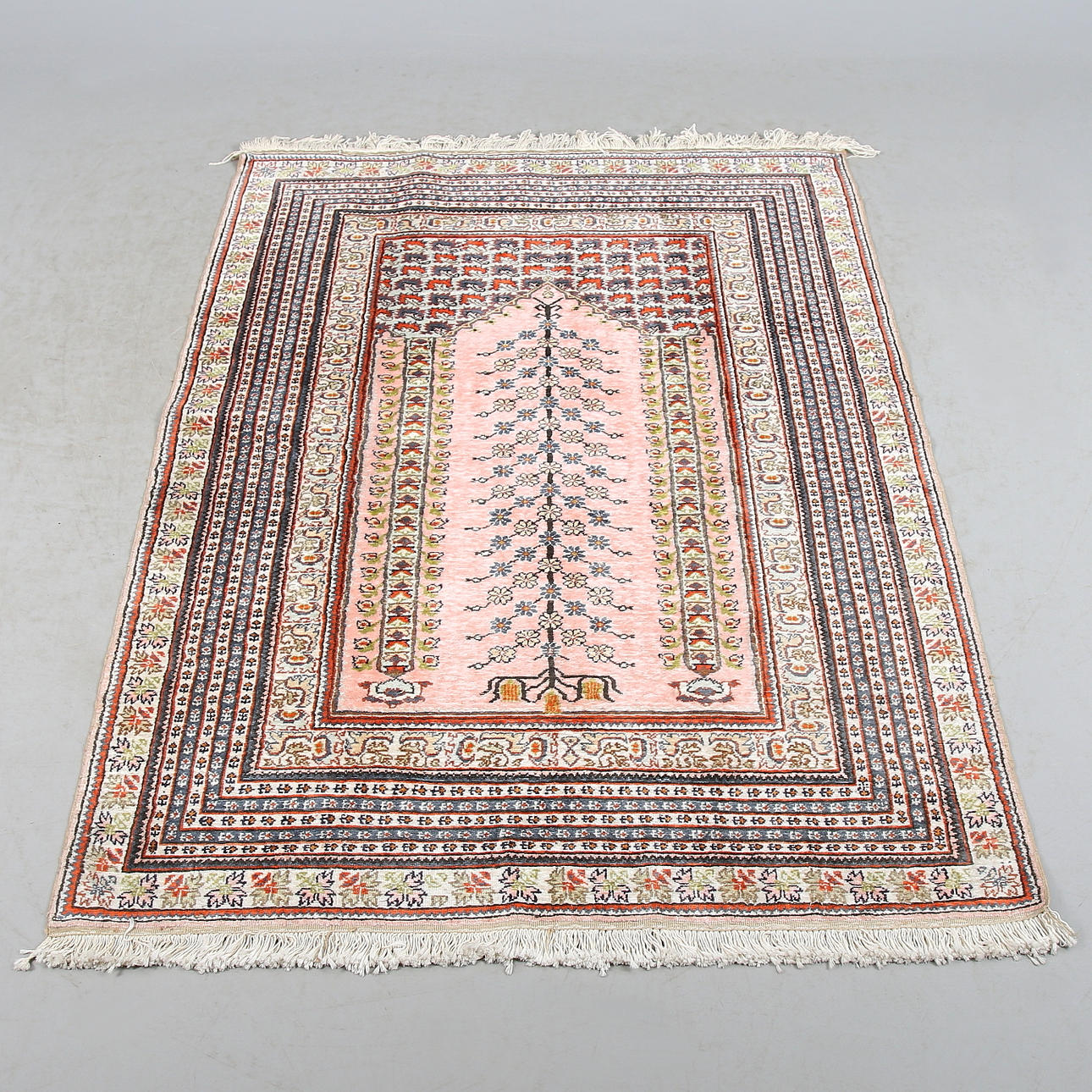 MATTA, Seccade, Turkiet, 1900-tal. 180 x 121 cm.
