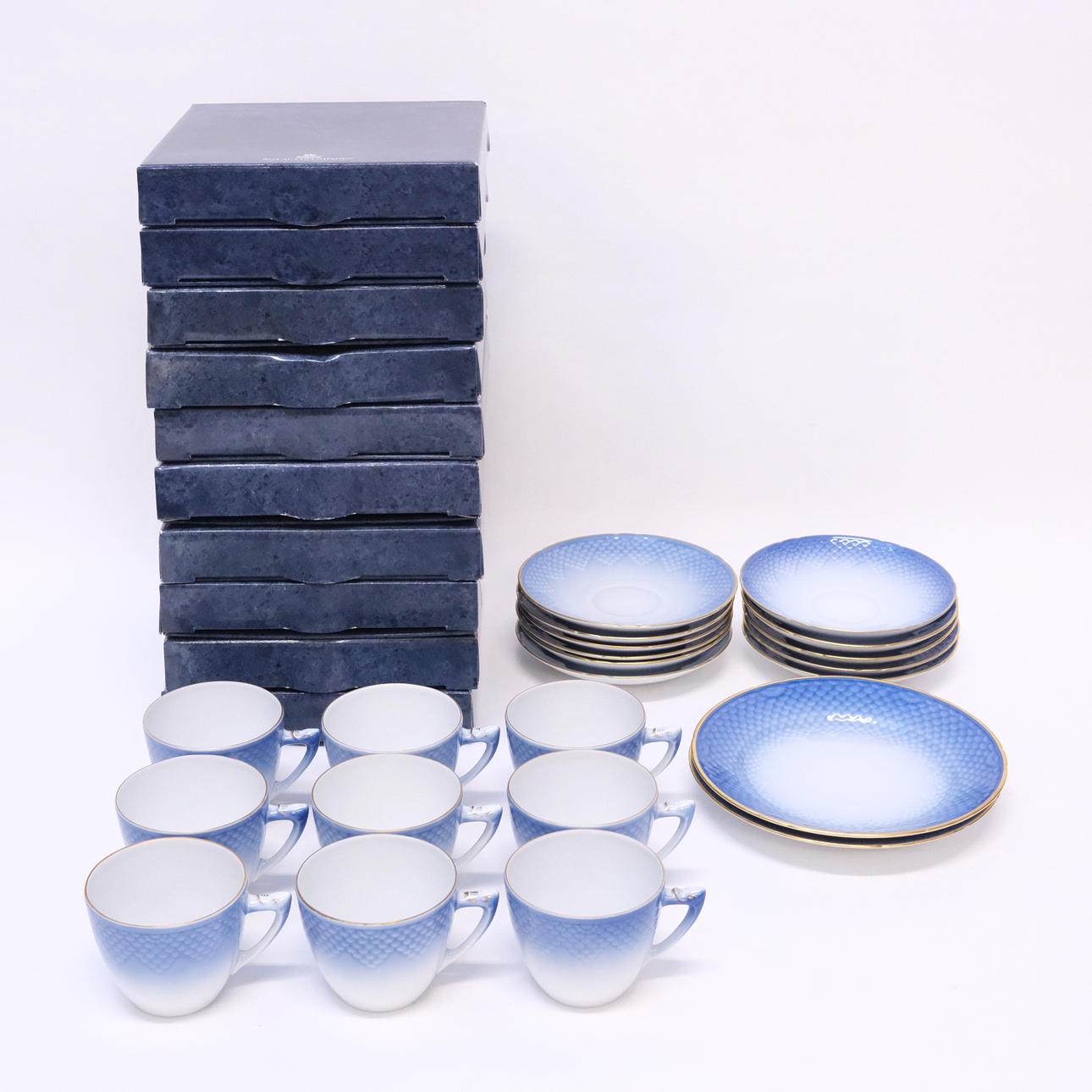 BING & GRÖNDAHL OCH ROYAL COPENHAGEN, KAFFESERVIS "BLÅ TON", 32 DELAR.