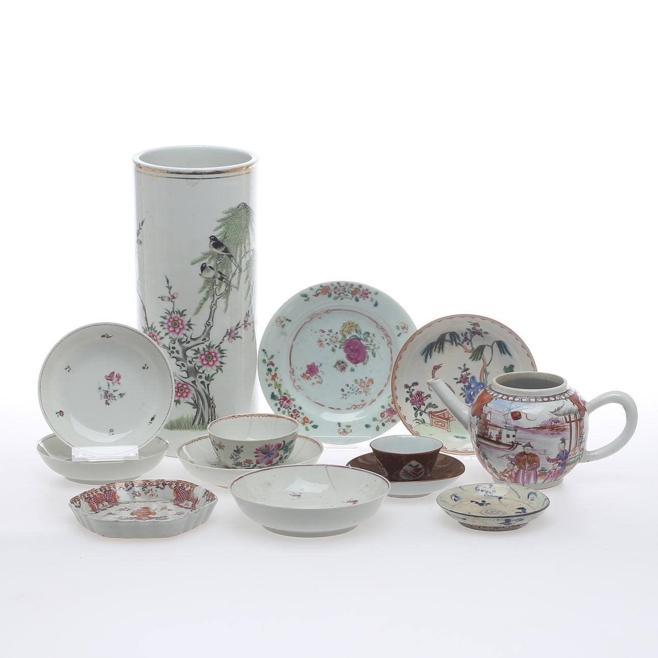 PARTI ORIENTALISKT PORSLIN, 13-delar, mestadels Kina, 1700-1900-tal.