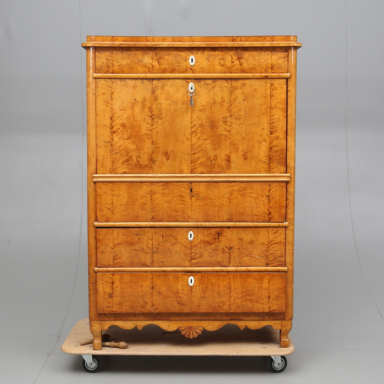 CHIFFONJÉ, karl-johan, 1800-talets mitt.