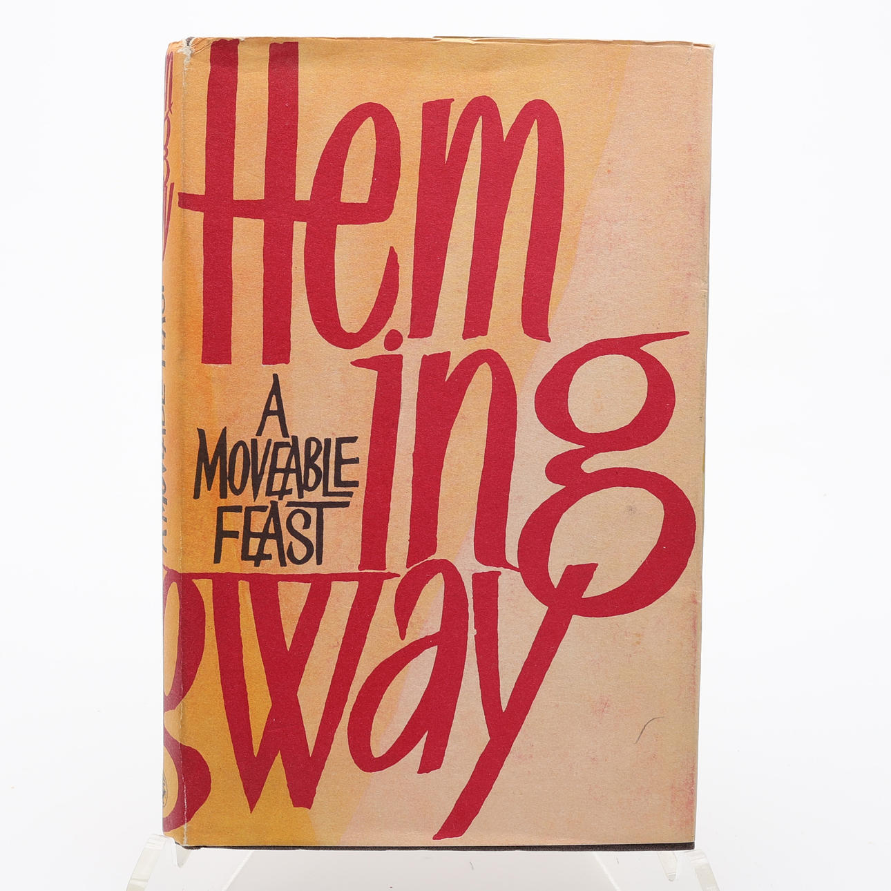 ERNEST HEMINGWAY'S POSTHUMOUSLY PUBLISHED A MOVEABLE FEAST IN THE FIRST BRITISH EDITION 1964.