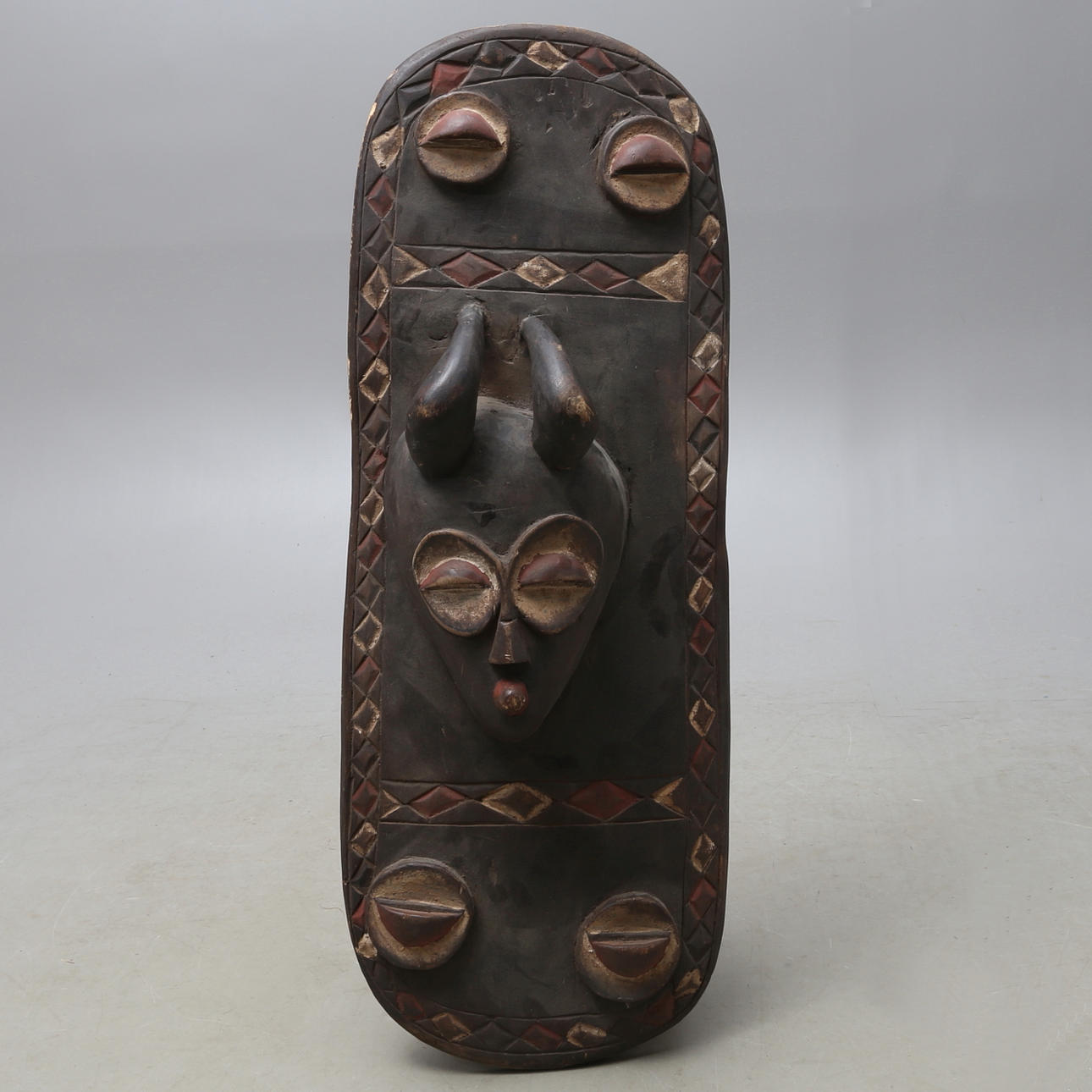 SKÖLD, trä, troligen Luba, Kongo, Afrika, 1900-tal.